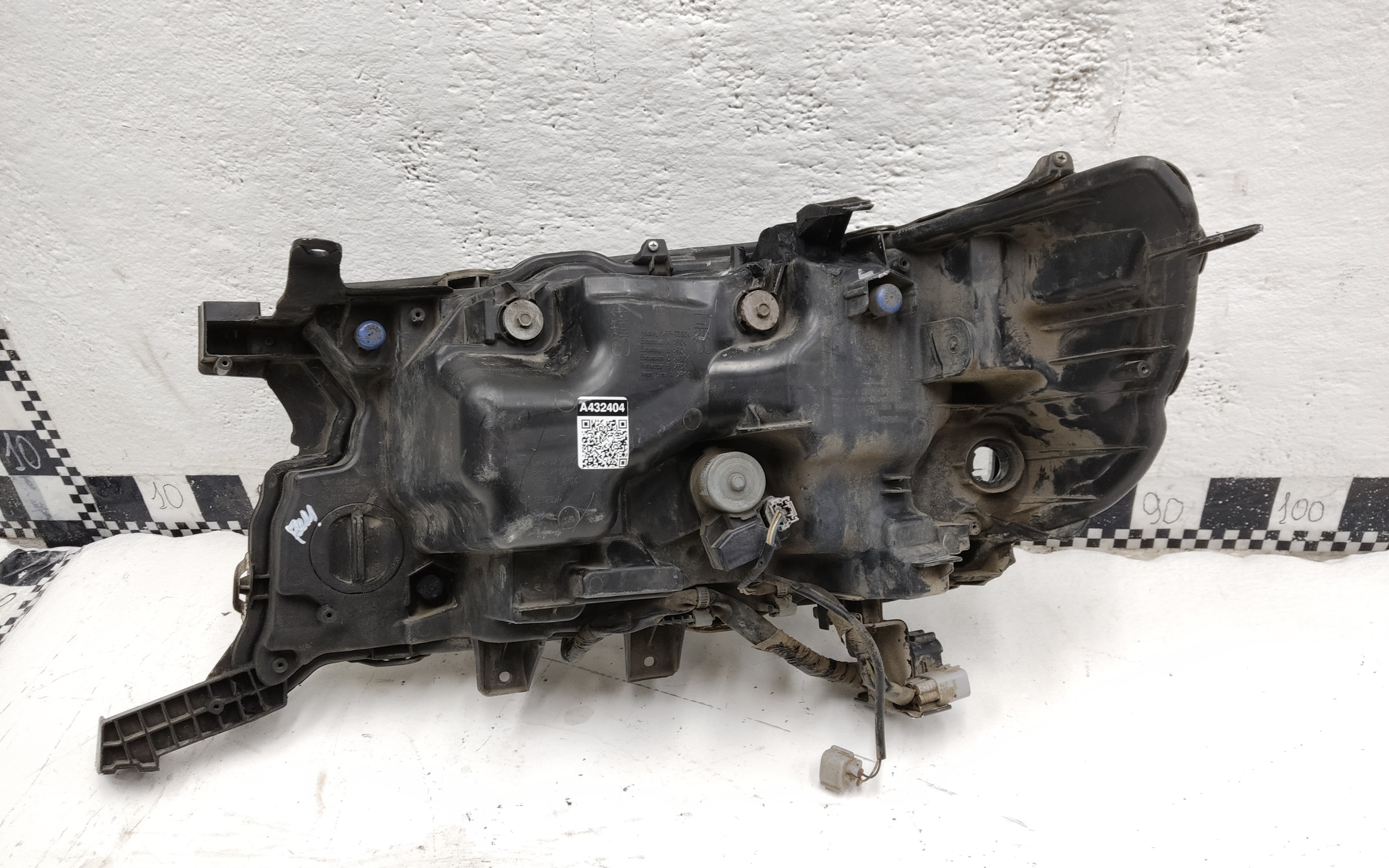 Фара передняя правая Toyota Land Cruiser 200 Restail 2 LED светлая