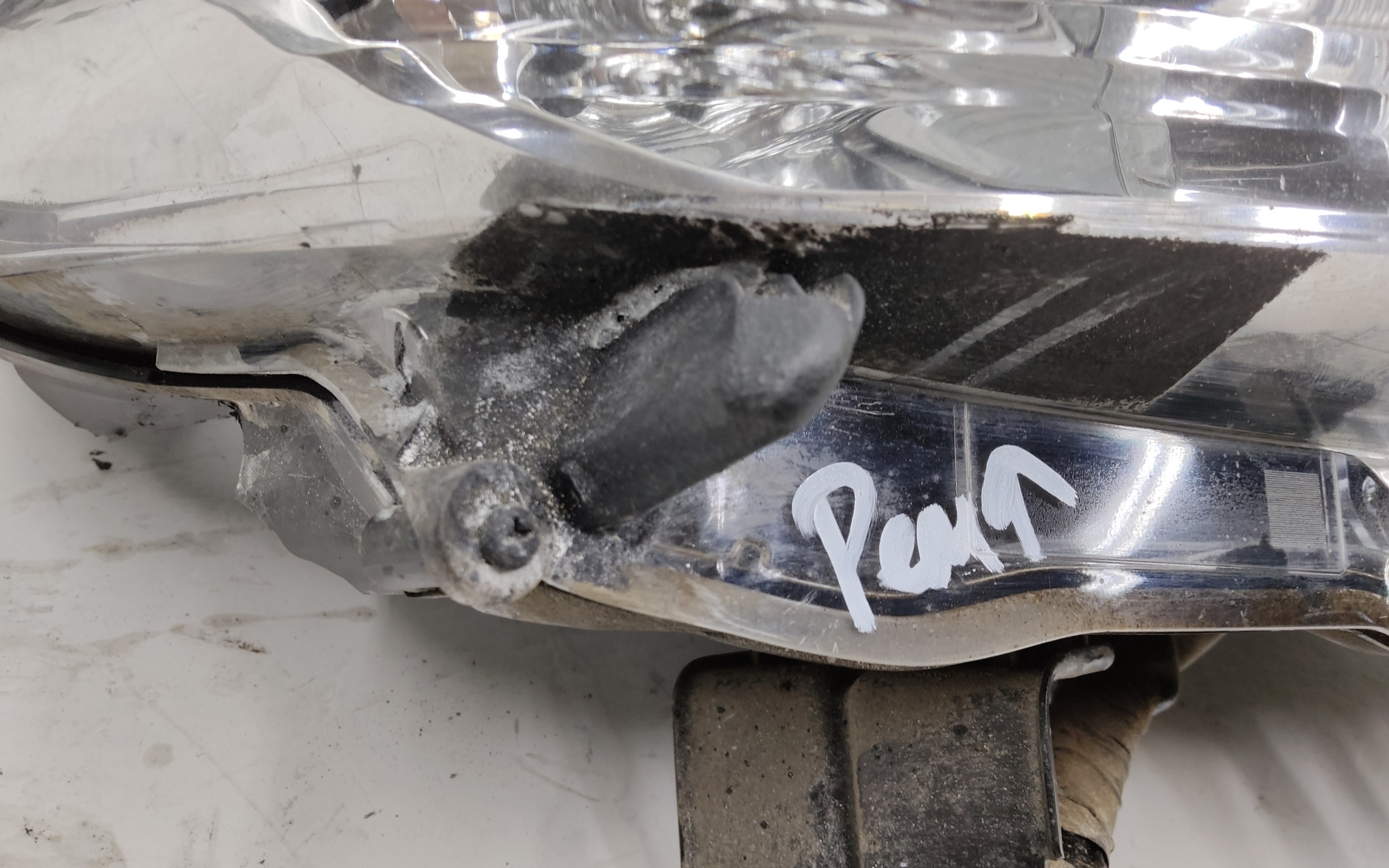 Фара передняя правая Toyota Land Cruiser 200 Restail 2 LED светлая