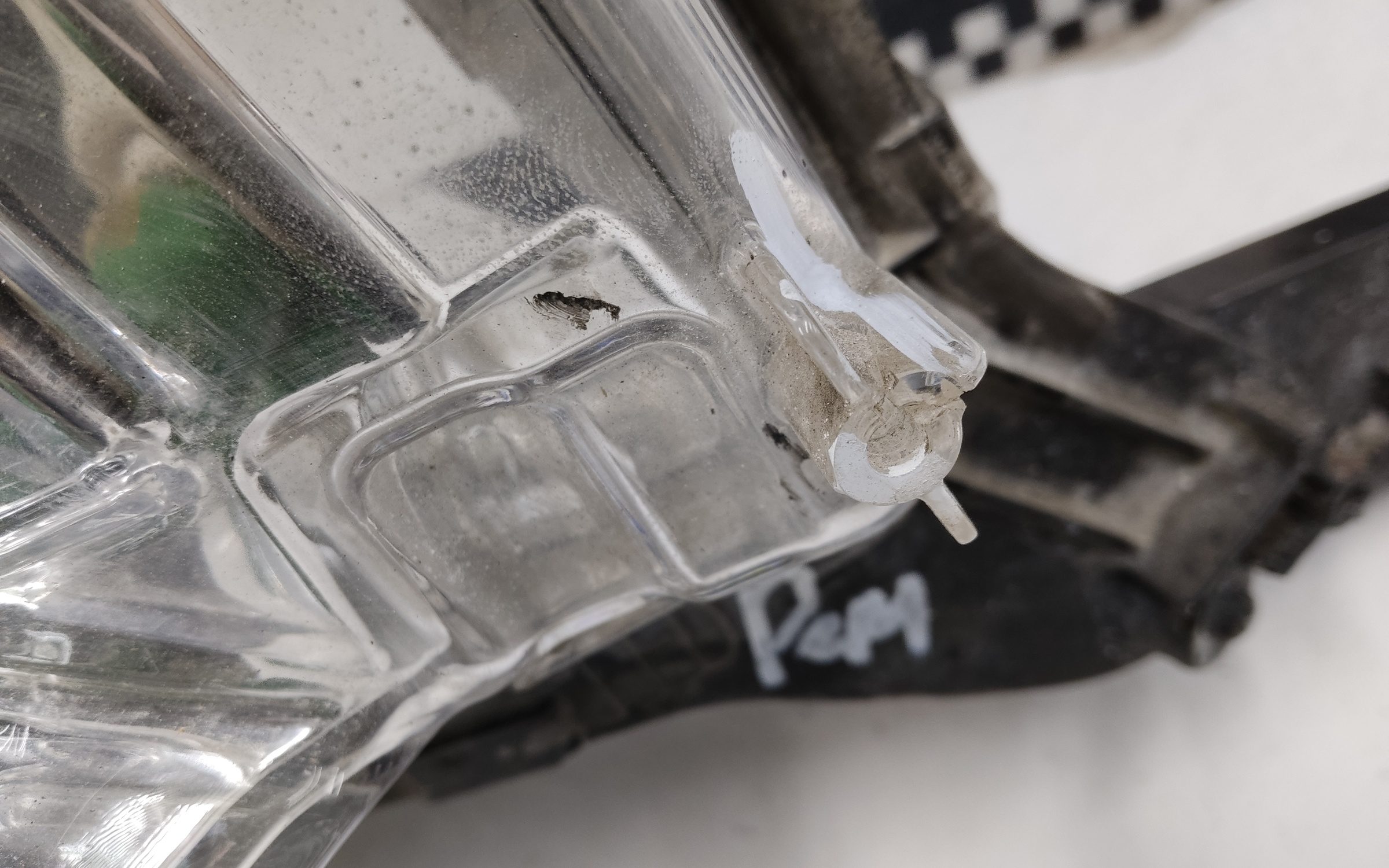 Фара передняя правая Toyota Land Cruiser 200 Restail 2 LED светлая