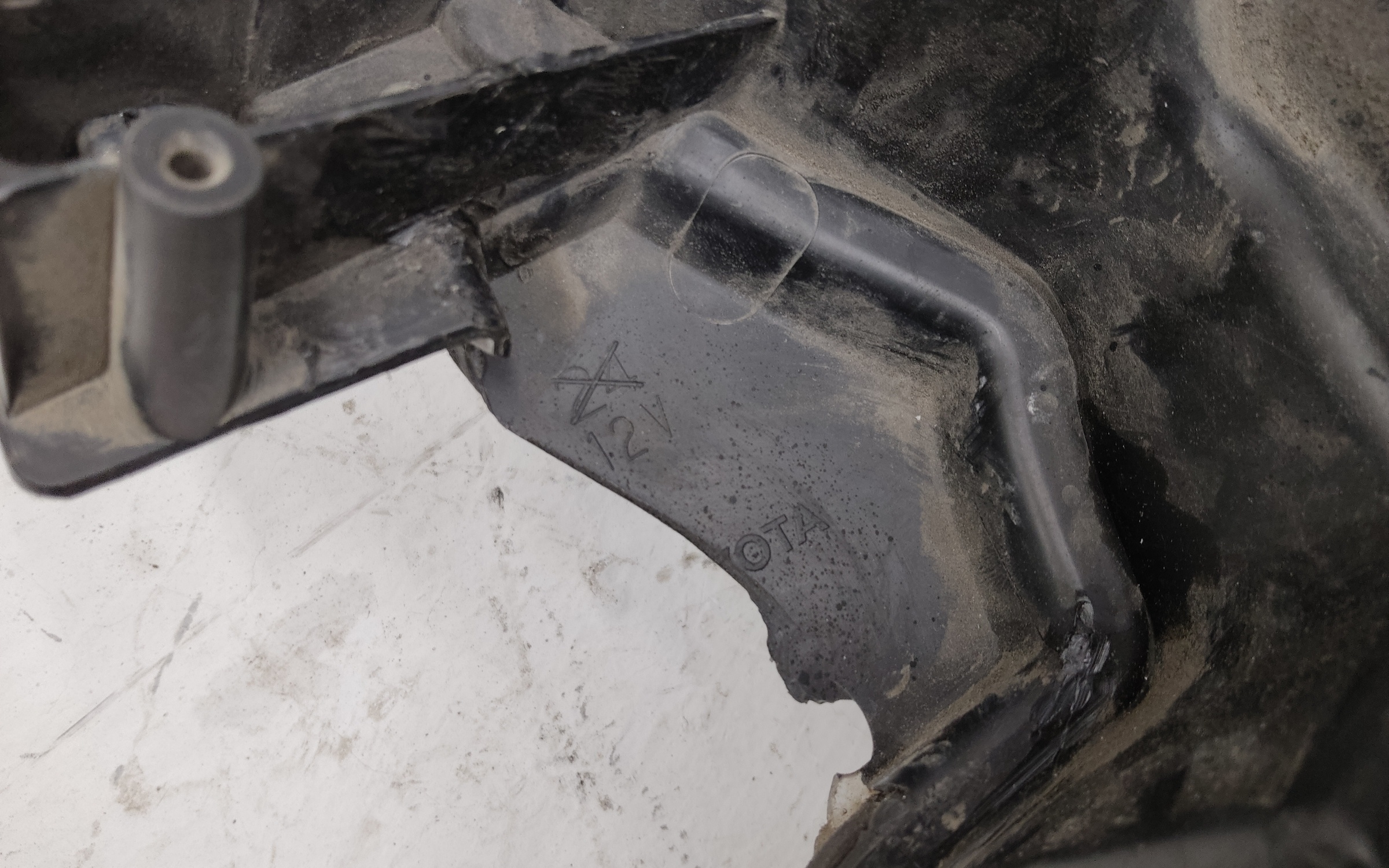 Фара передняя правая Toyota Land Cruiser 200 Restail 2 LED светлая