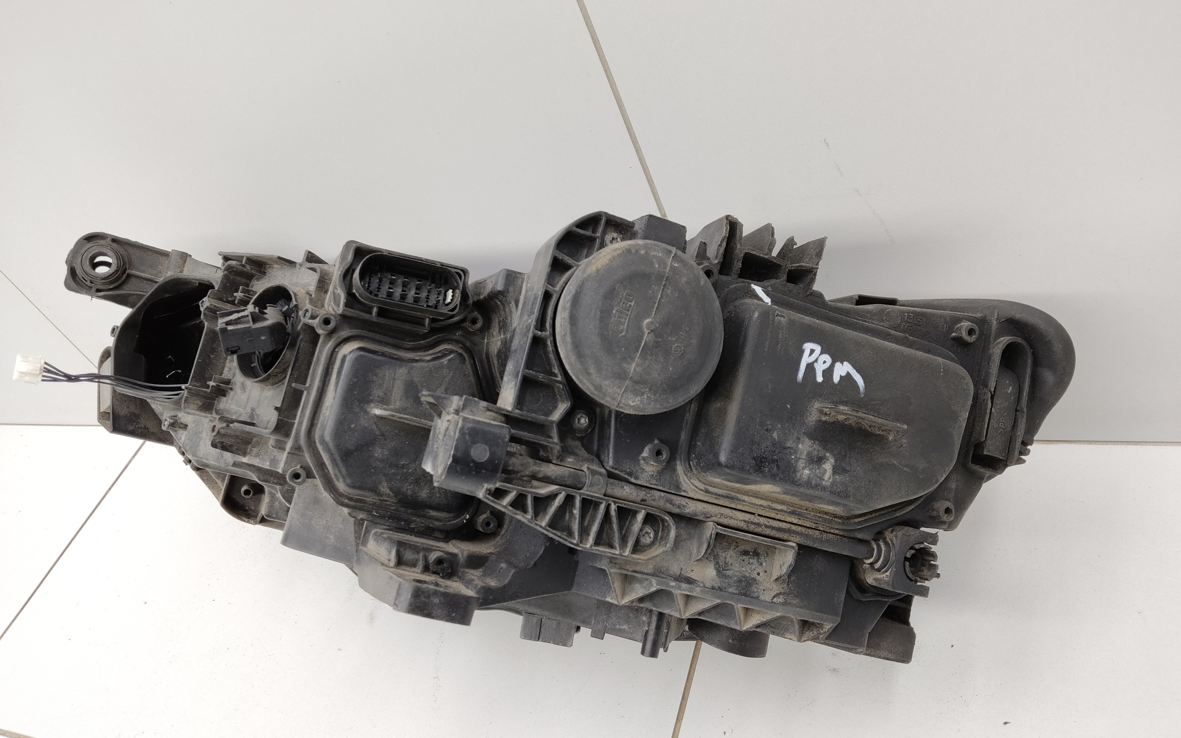 Фара передняя правая Volkswagen Passat B8 LED