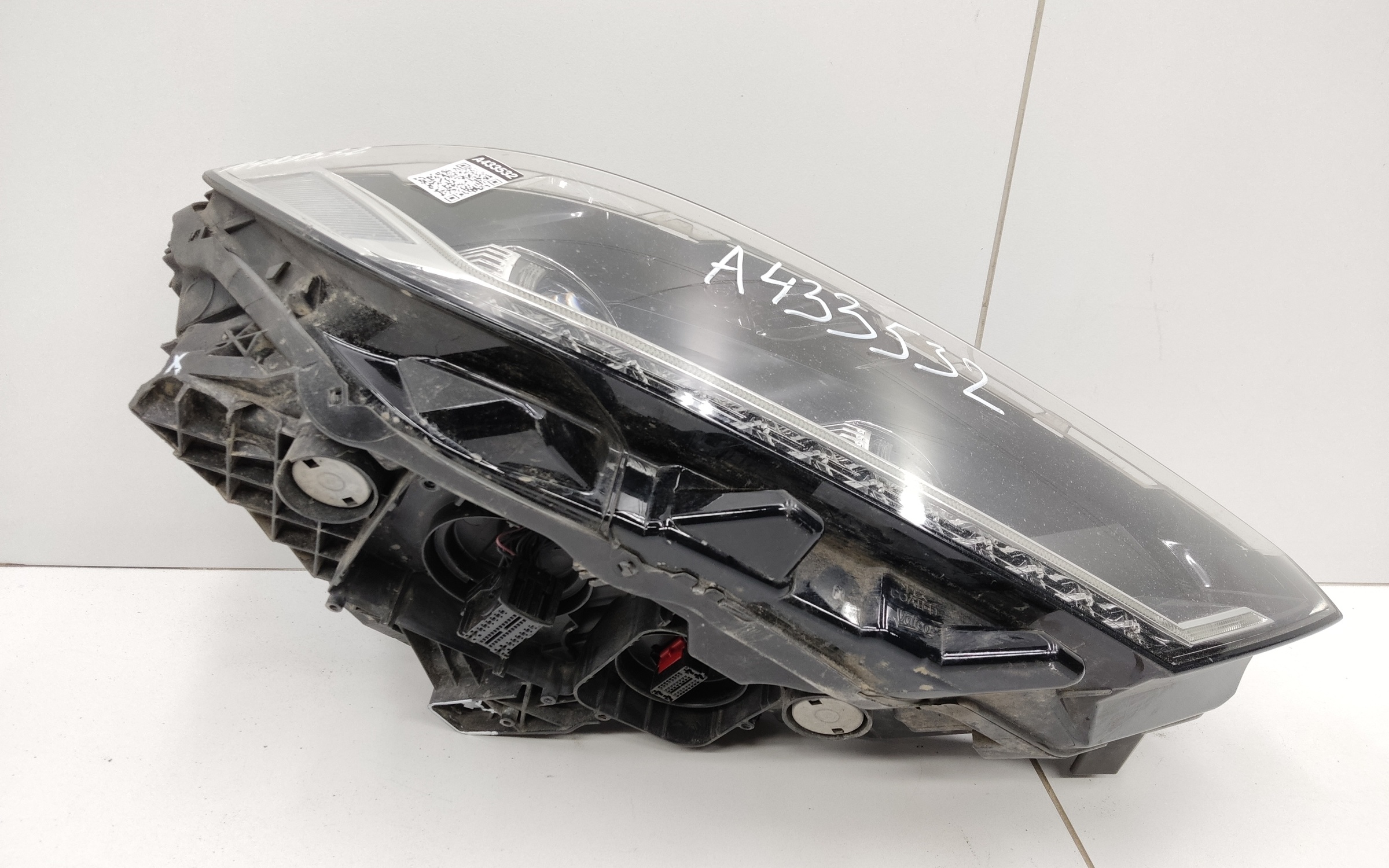 Фара передняя правая Volkswagen Passat B8 LED