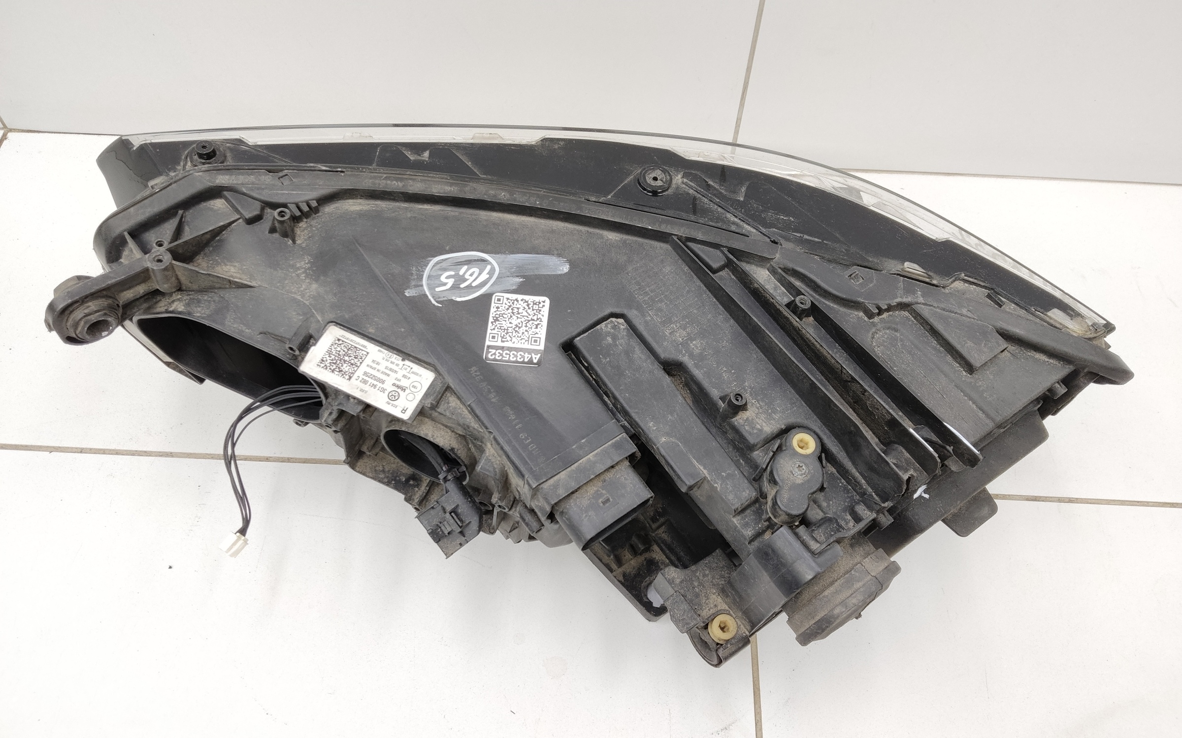 Фара передняя правая Volkswagen Passat B8 LED