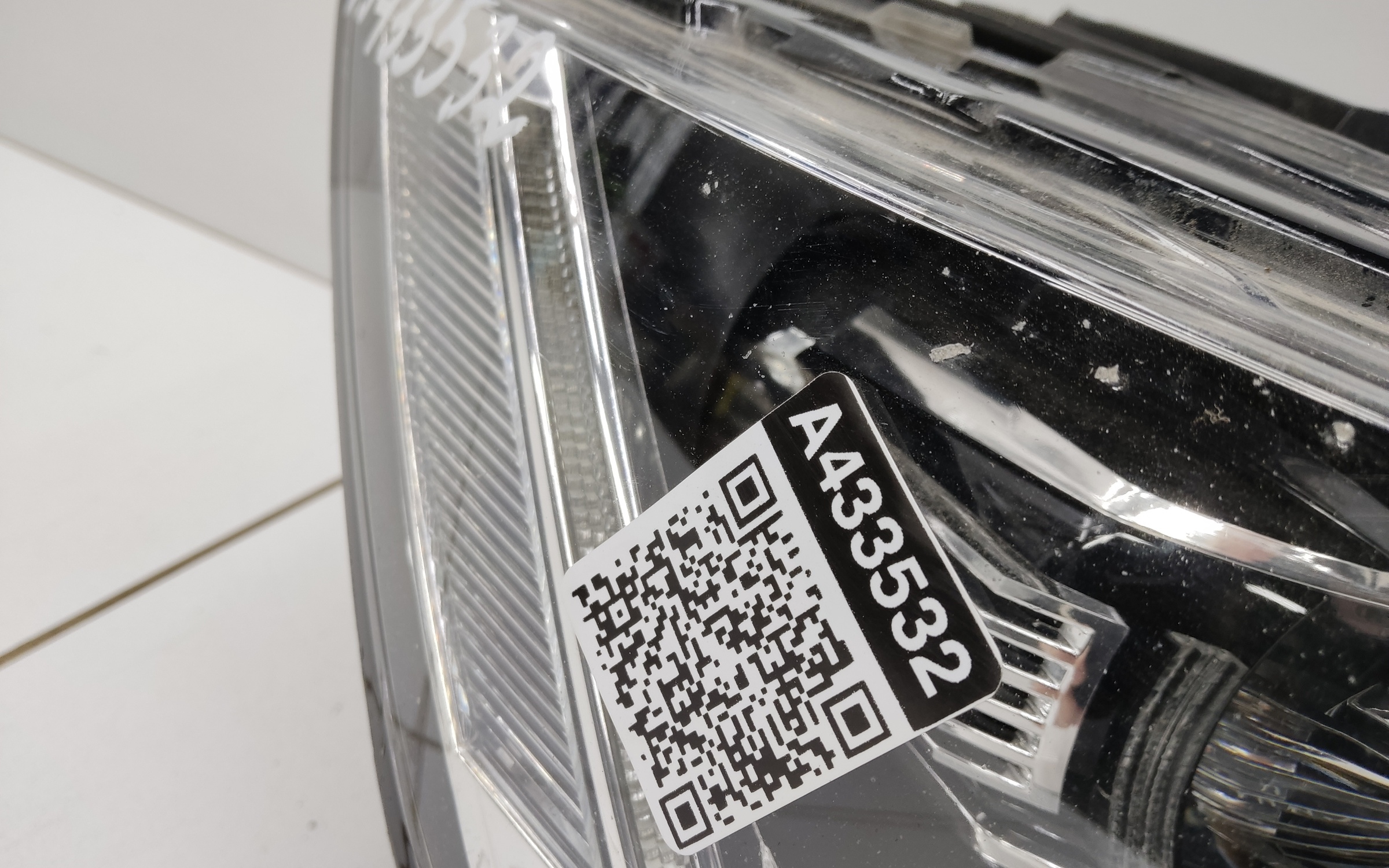 Фара передняя правая Volkswagen Passat B8 LED