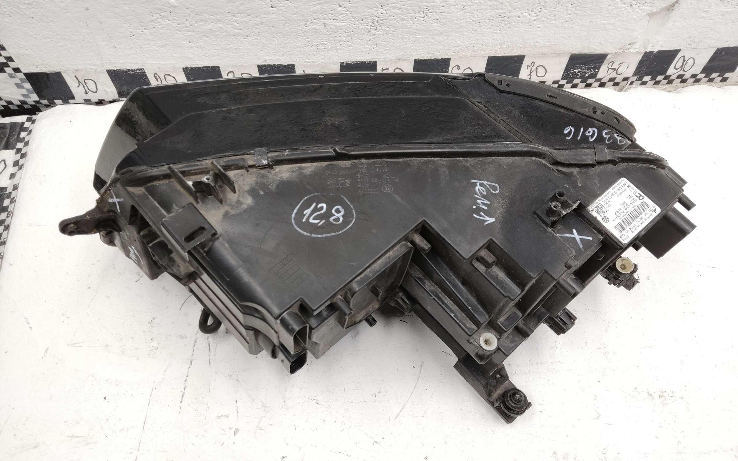 Фара передняя правая Volkswagen Tiguan 2 LED