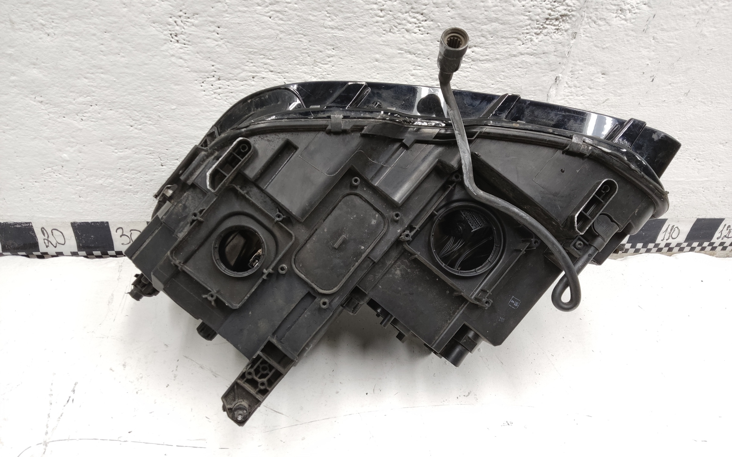 Фара передняя правая Volkswagen Tiguan 2 LED