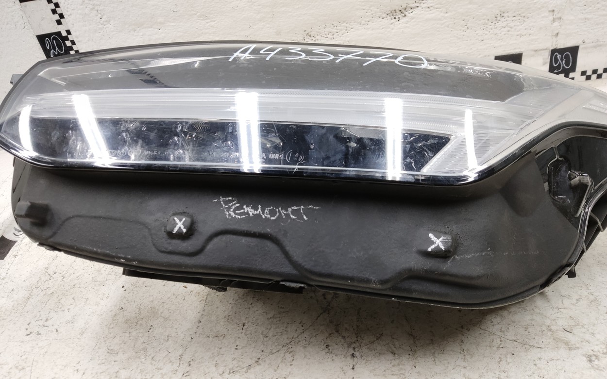 Фара передняя левая Volvo XC90 2 LED