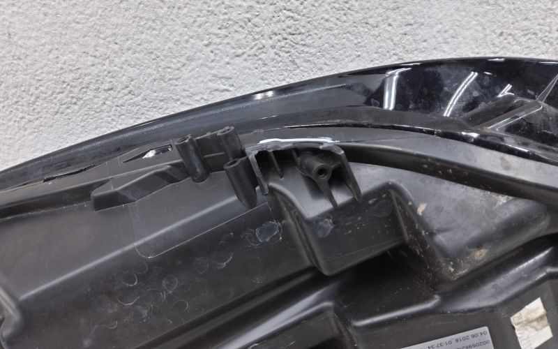 Фара передняя правая Jaguar E-Pace LED