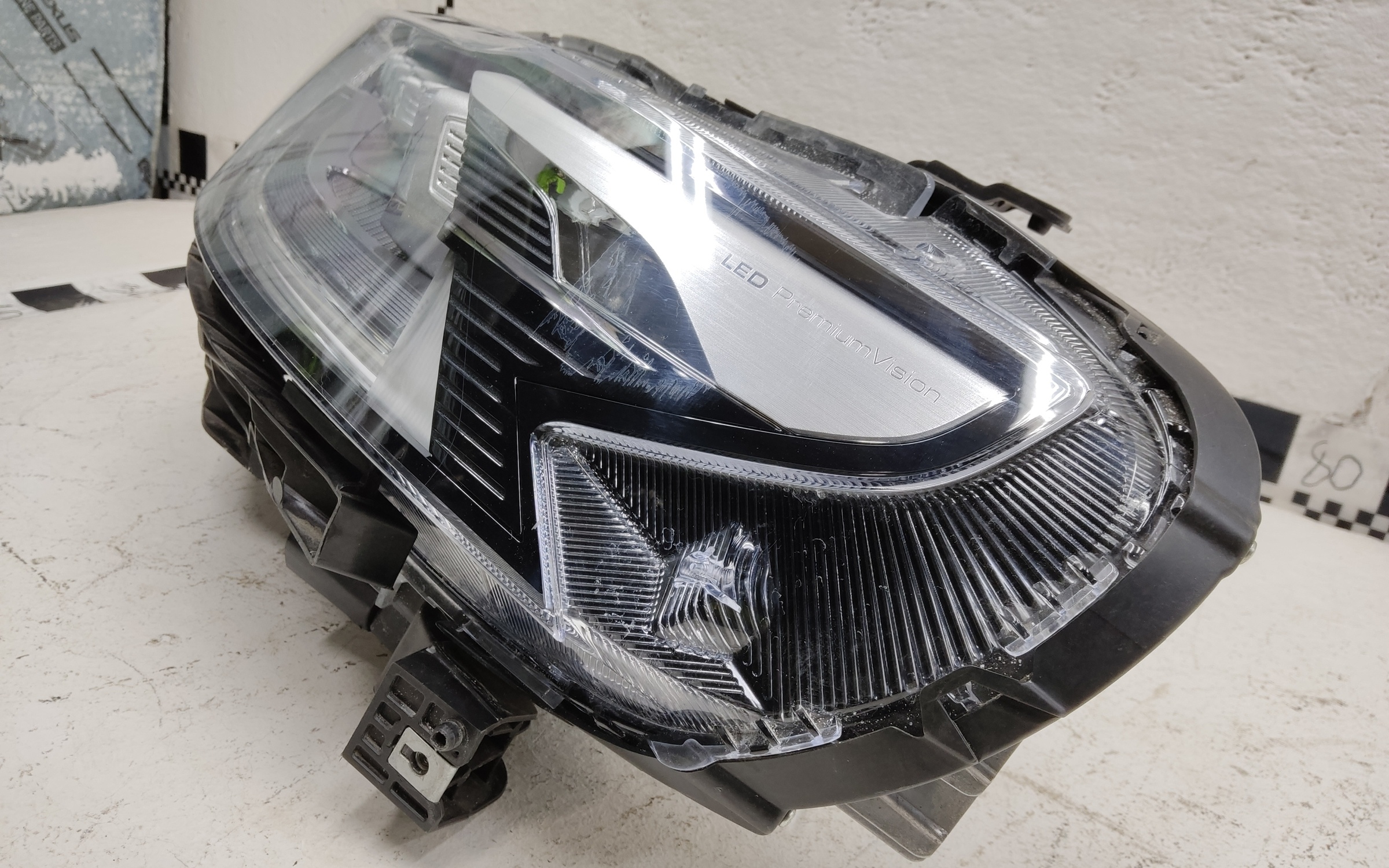 Фара передняя левая Haval F7 LED