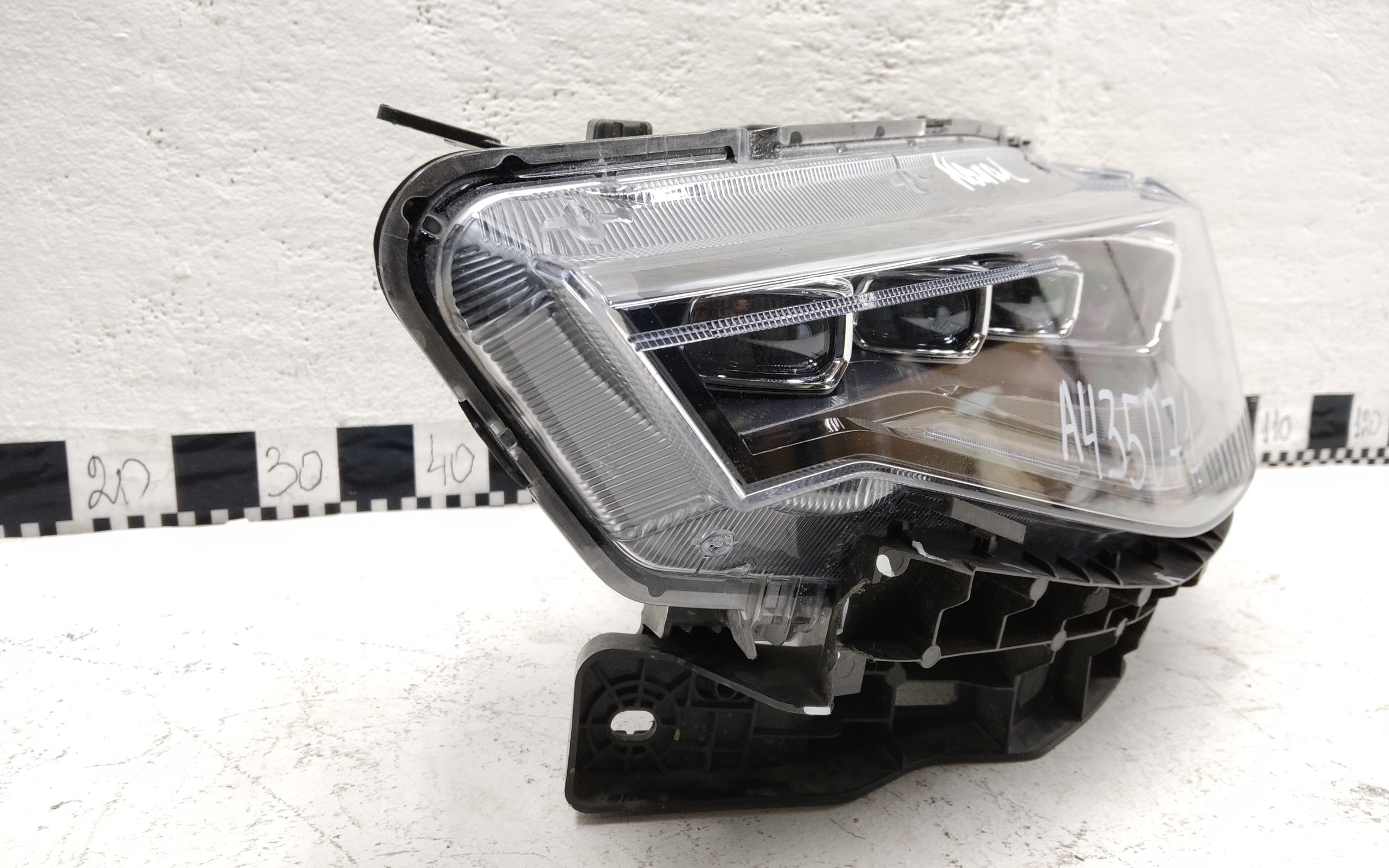Фара передняя левая Haval F7 LED