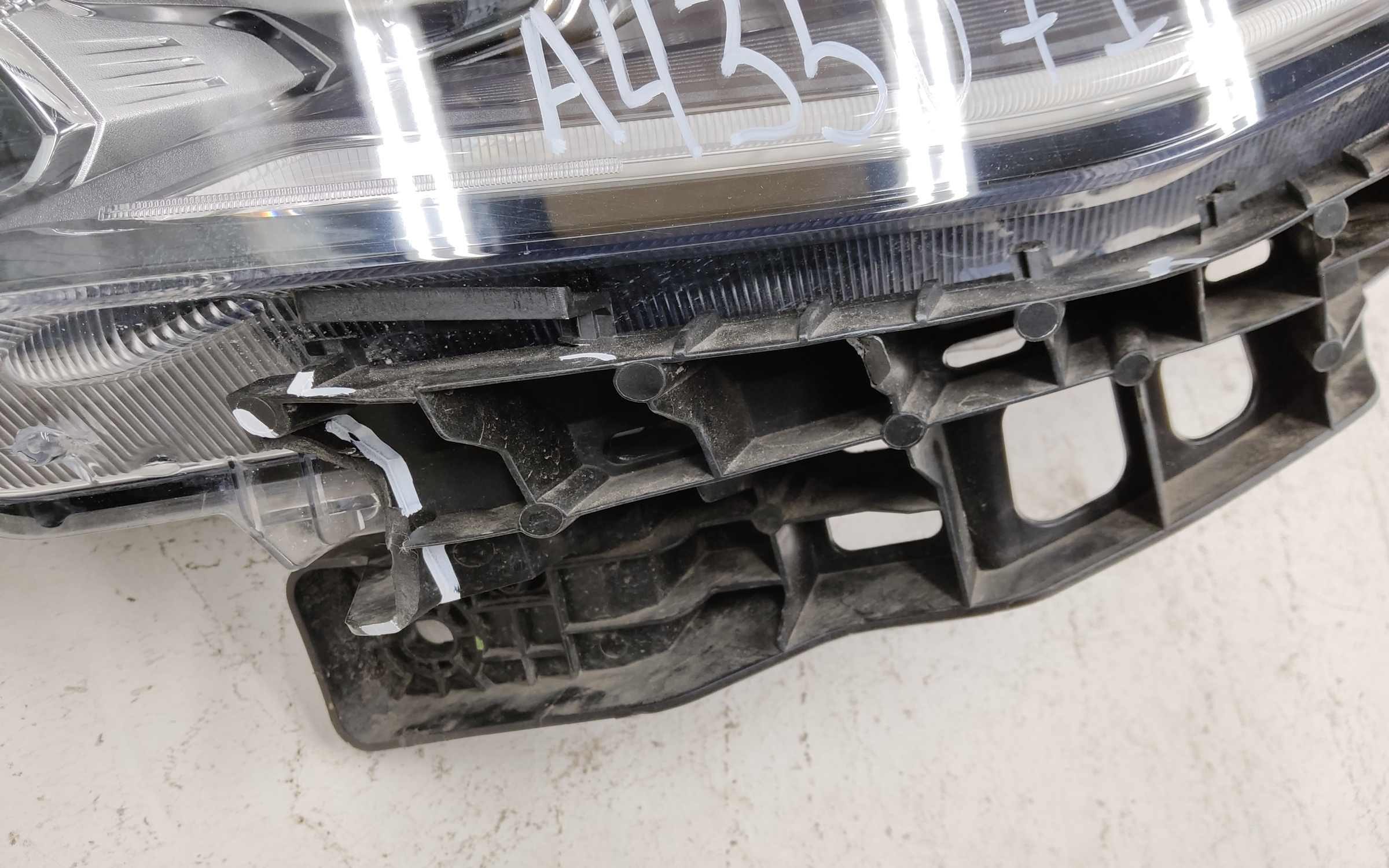 Фара передняя левая Haval F7 LED