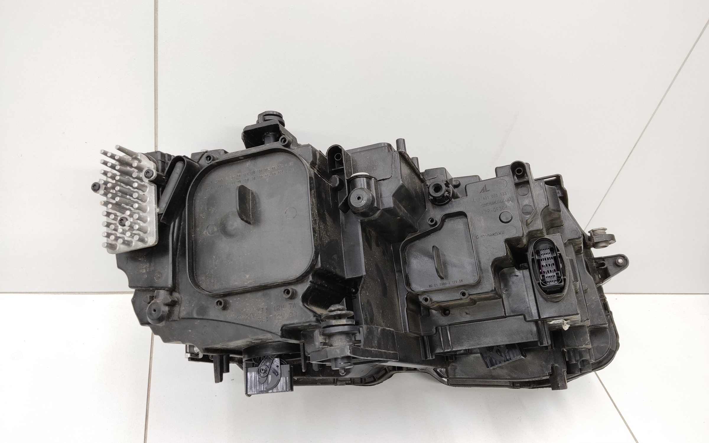 Фара передняя левая Volkswagen Tiguan 2 LED