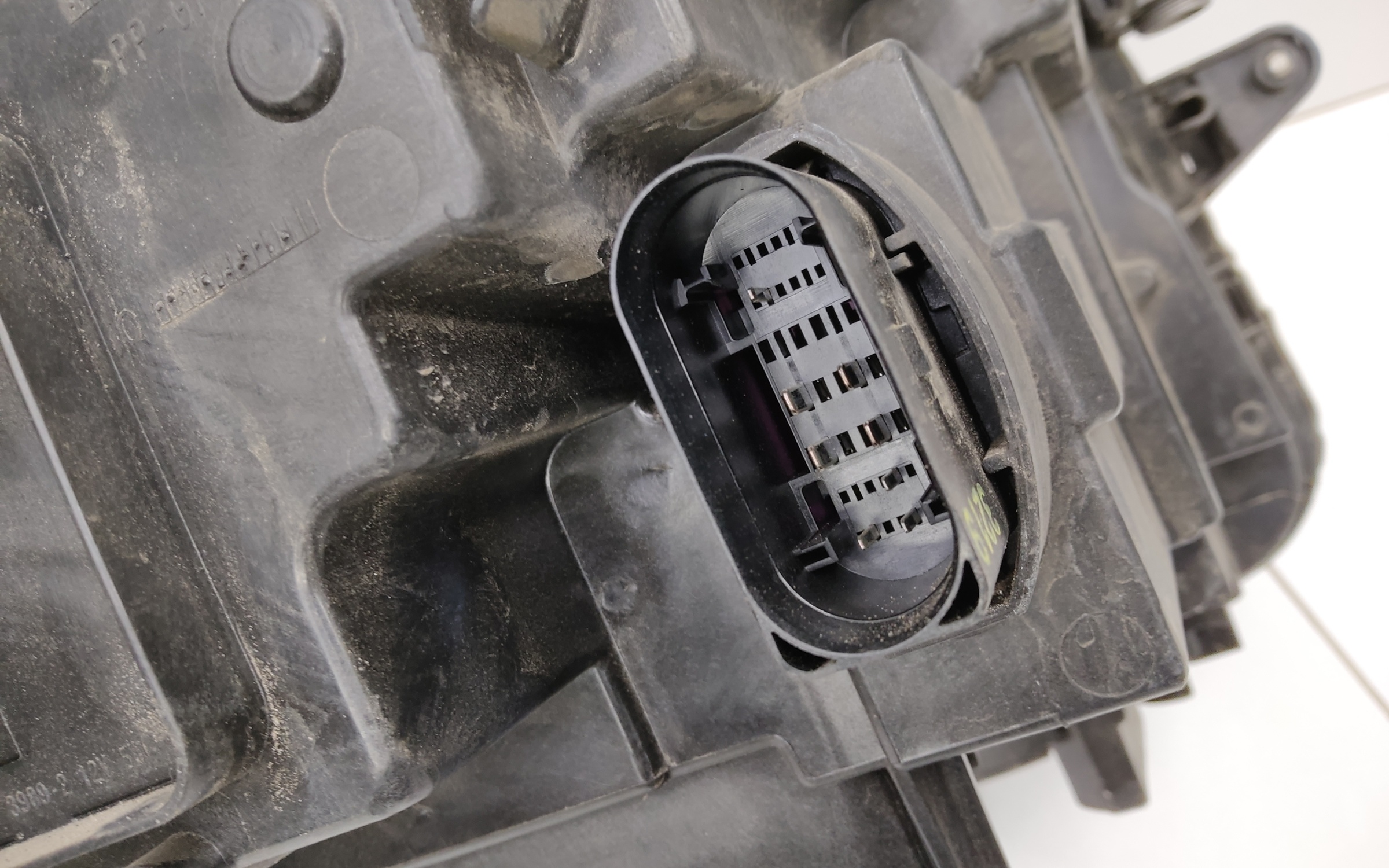 Фара передняя левая Volkswagen Tiguan 2 LED