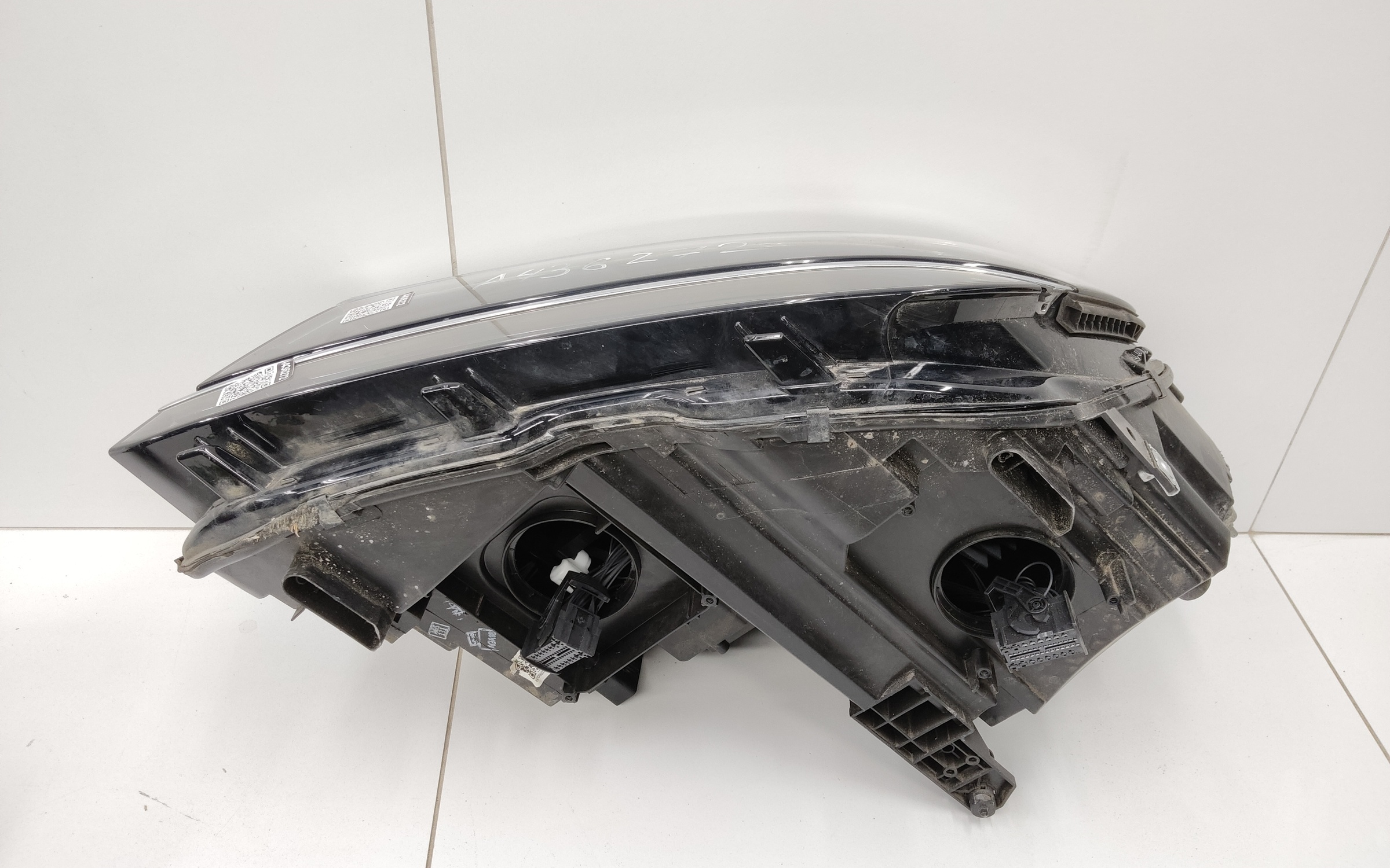 Фара передняя левая Volkswagen Tiguan 2 LED