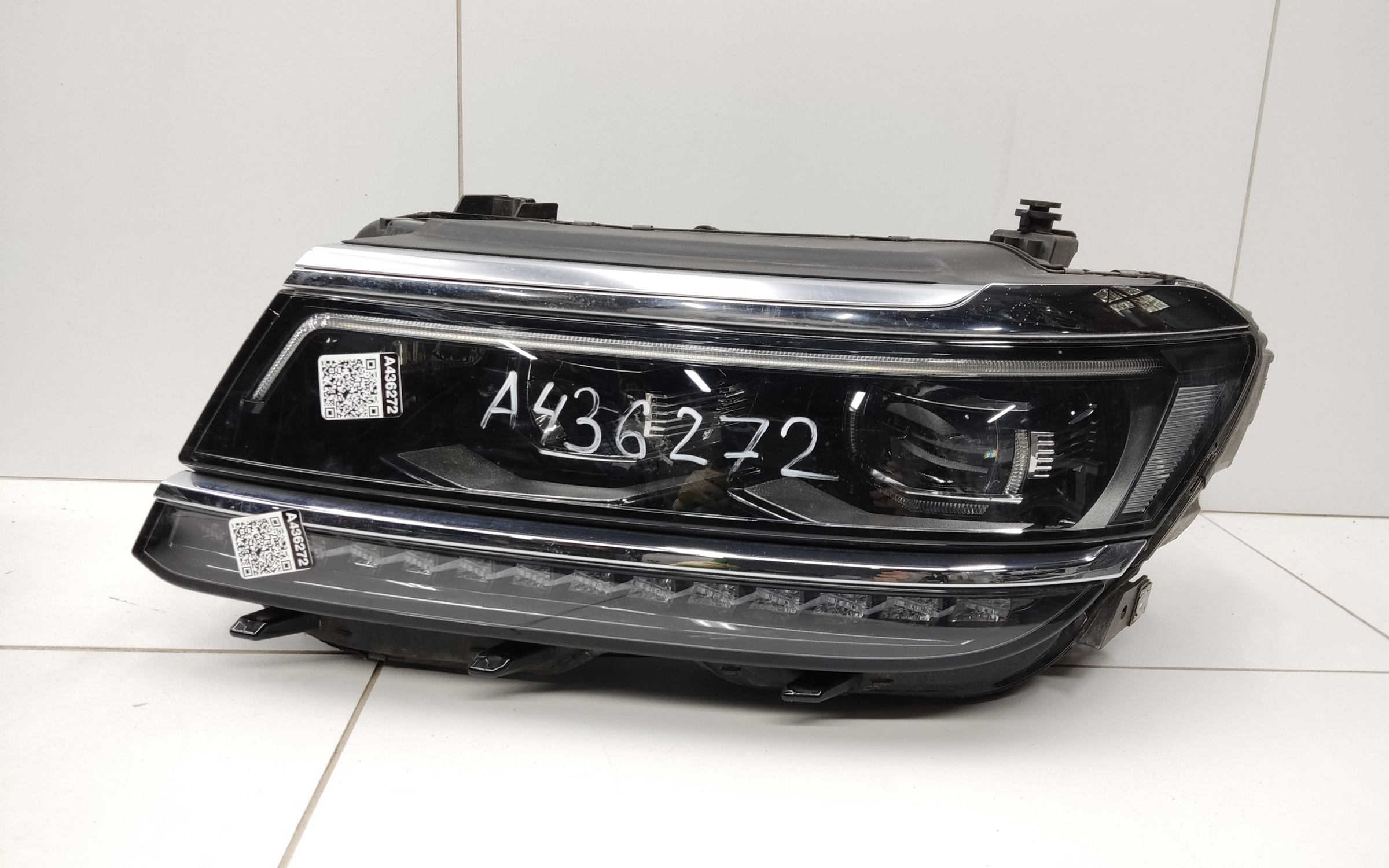 Фара передняя левая Volkswagen Tiguan 2 LED