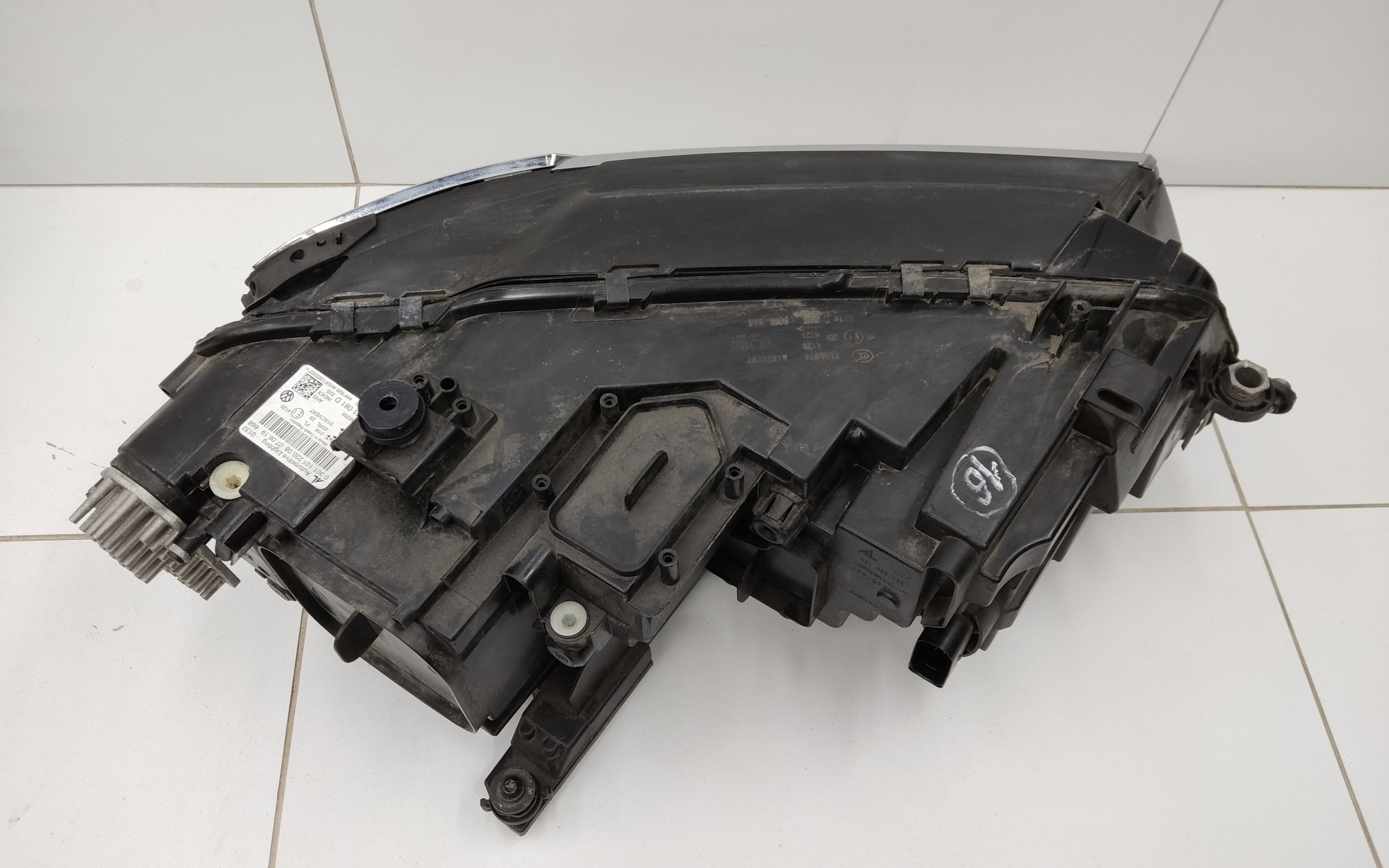 Фара передняя левая Volkswagen Tiguan 2 LED