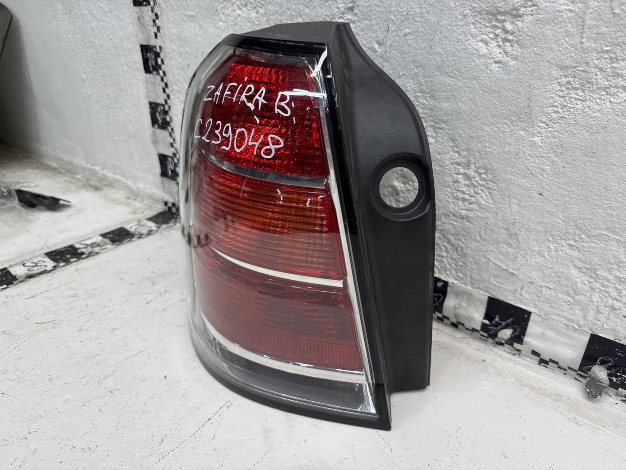 Фонарь задний левый Opel Zafira B 
