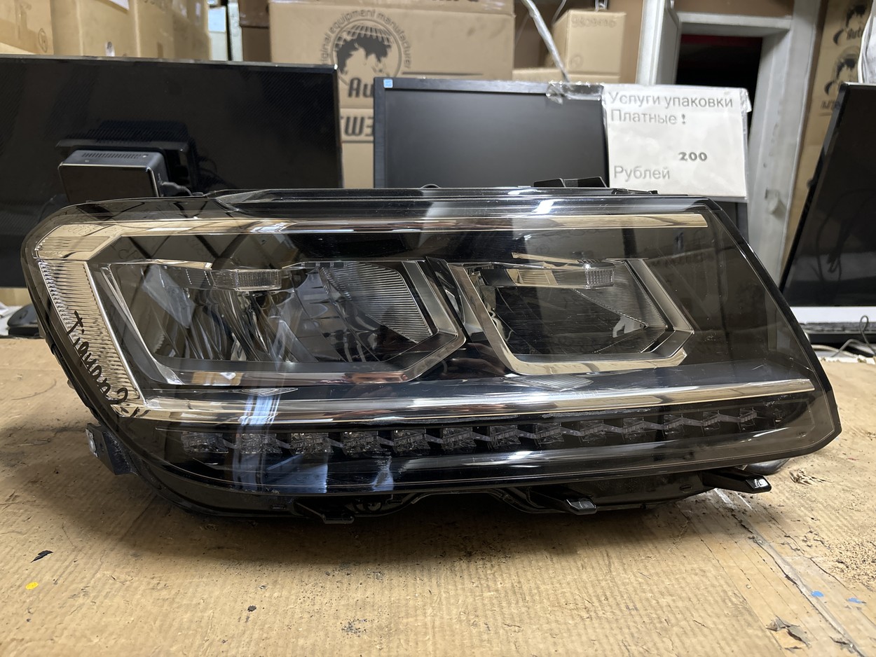 Фара передняя правая Volkswagen Tiguan 2 LED