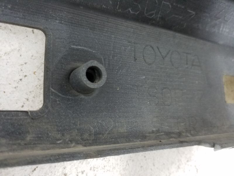 Бампер передний Toyota RAV4 CA40 Restail