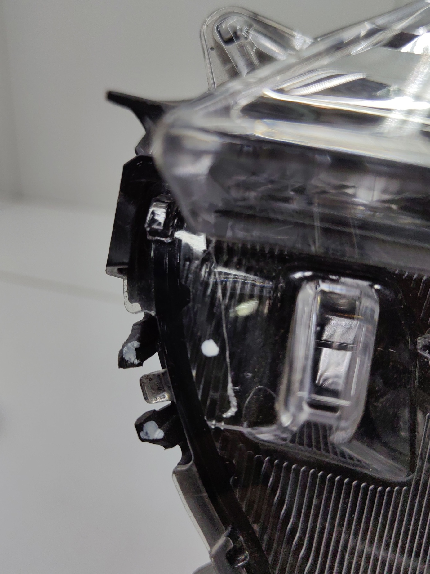 Фара передняя левая Toyota RAV4 CA40 Restail LED