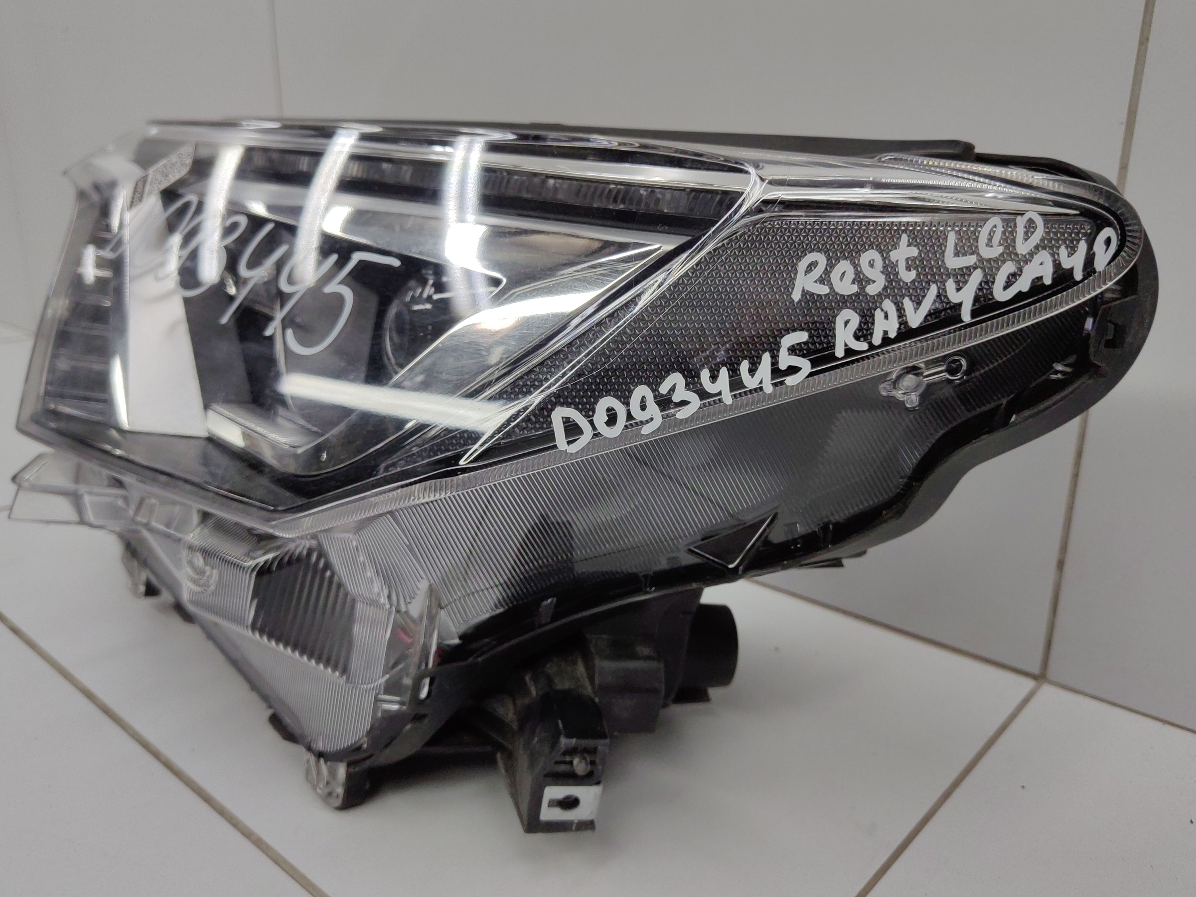 Фара передняя левая Toyota RAV4 CA40 Restail LED