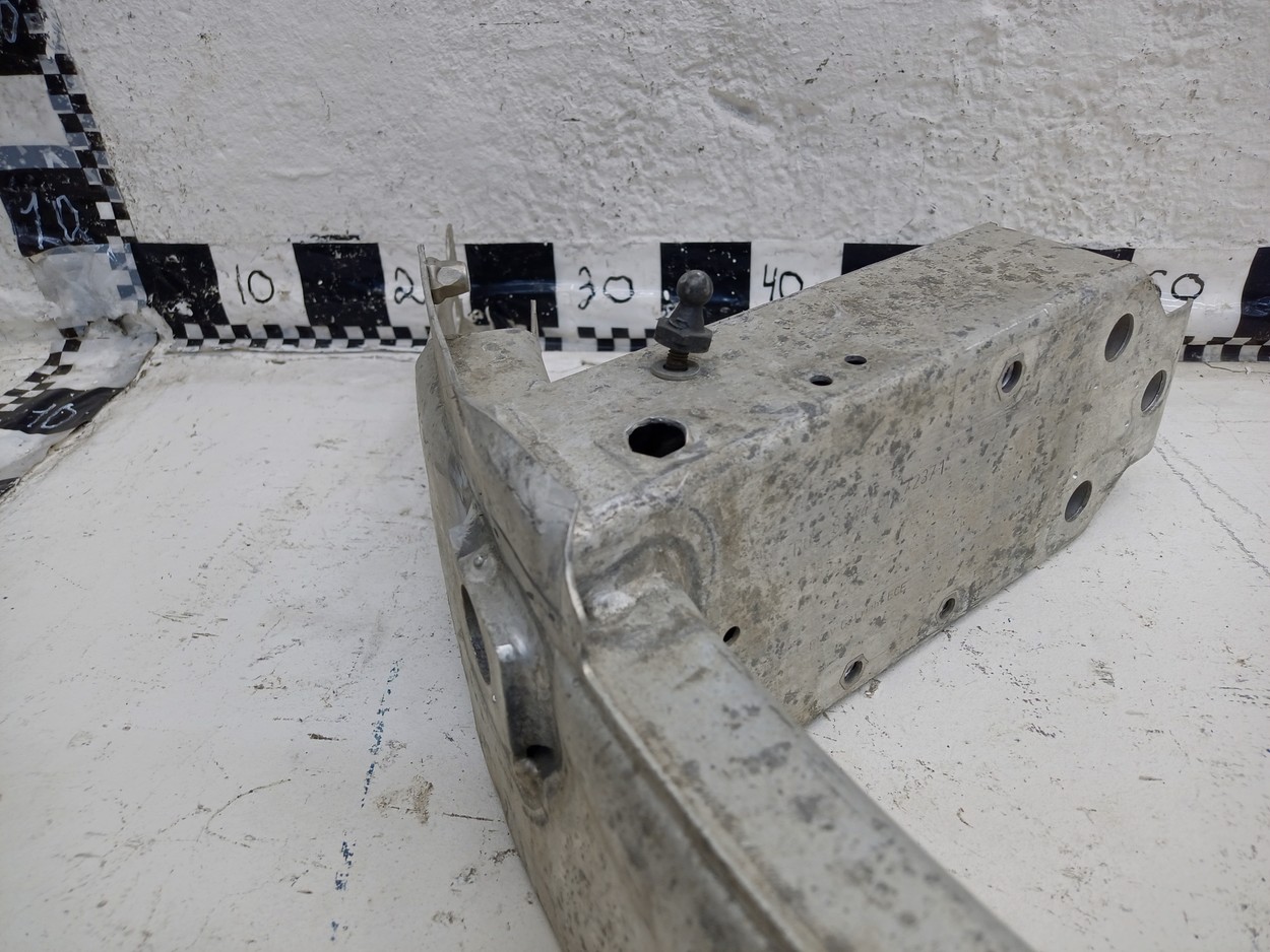 Усилитель переднего бампера BMW 5er G30