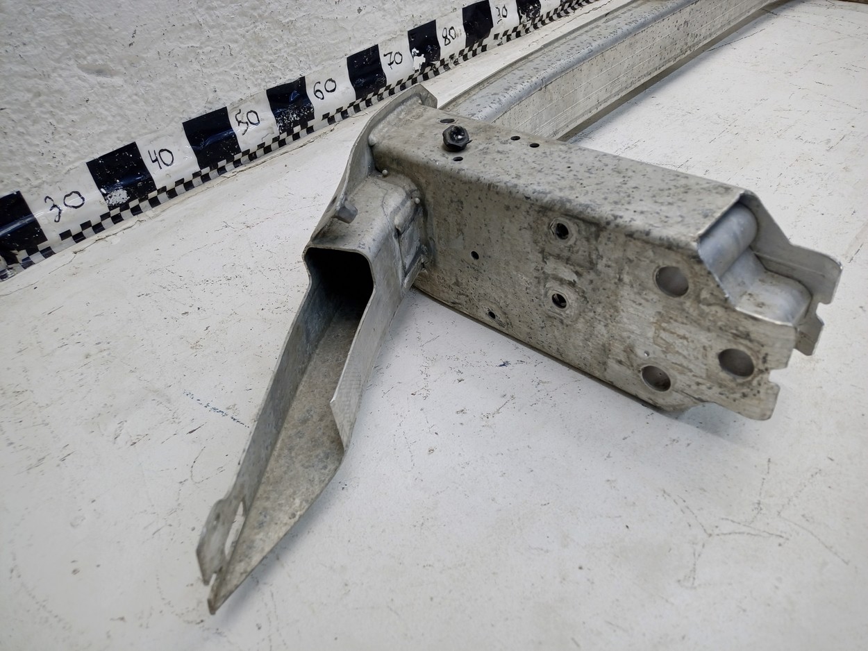 Усилитель переднего бампера BMW 5er G30