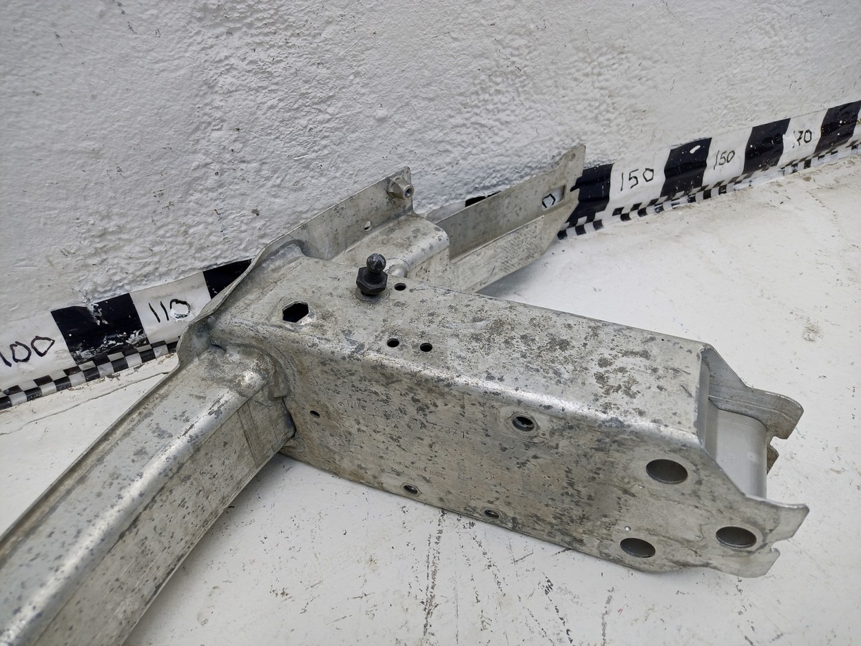 Усилитель переднего бампера BMW 5er G30