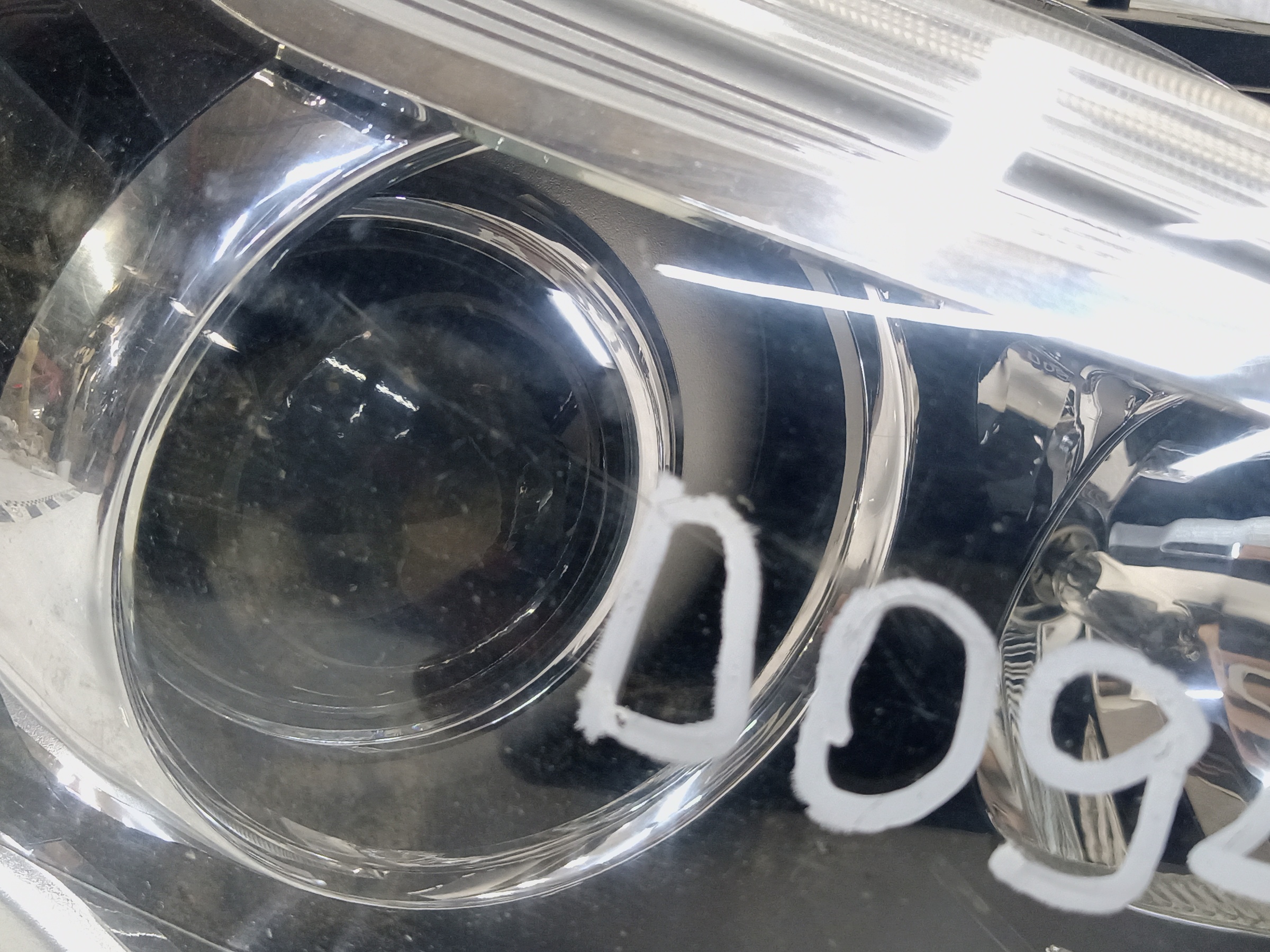 Фара передняя правая Volvo S60 2 Restail ксенон