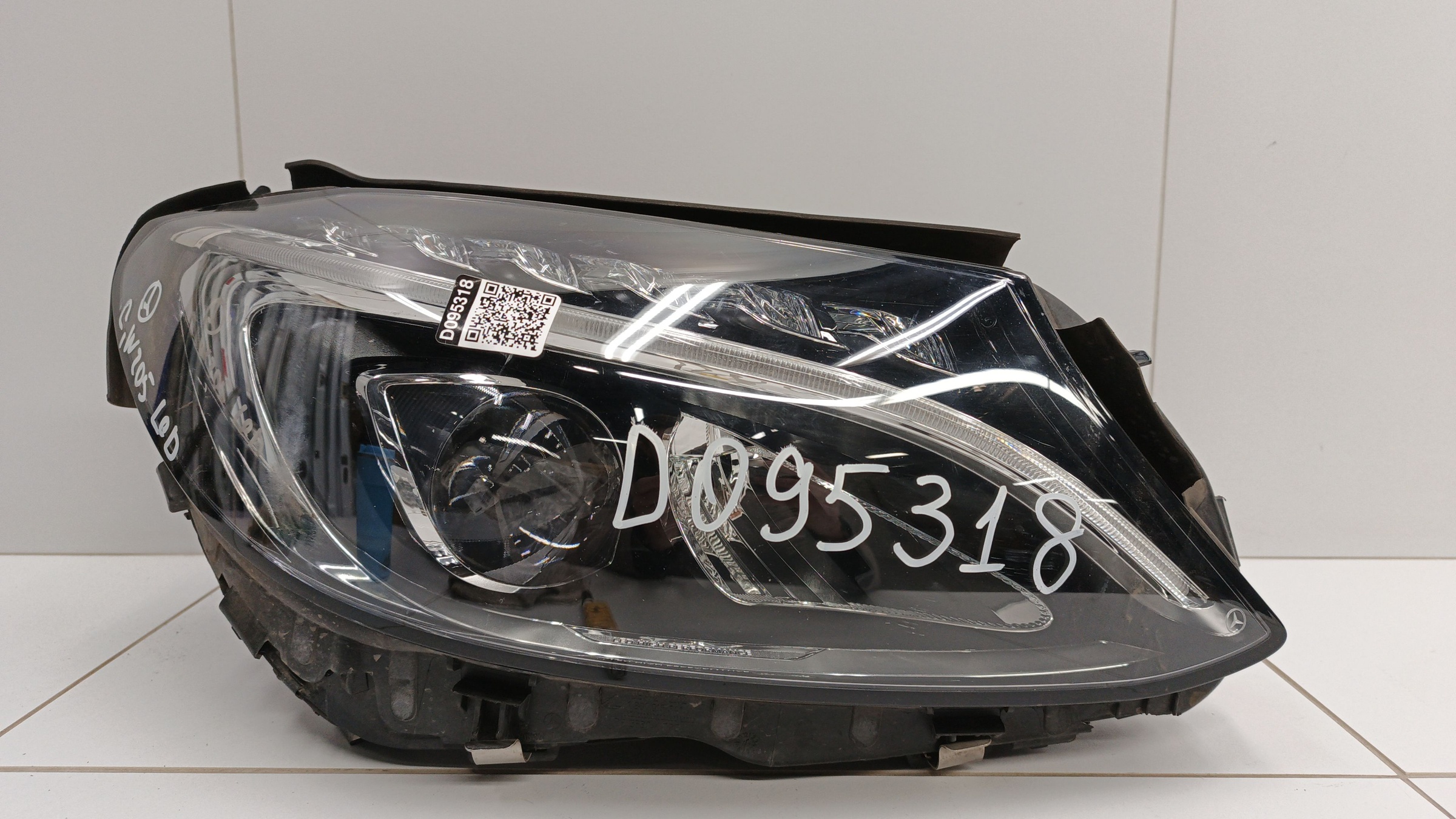 Фара передняя правая Mercedes Benz C-klasse W205 LED