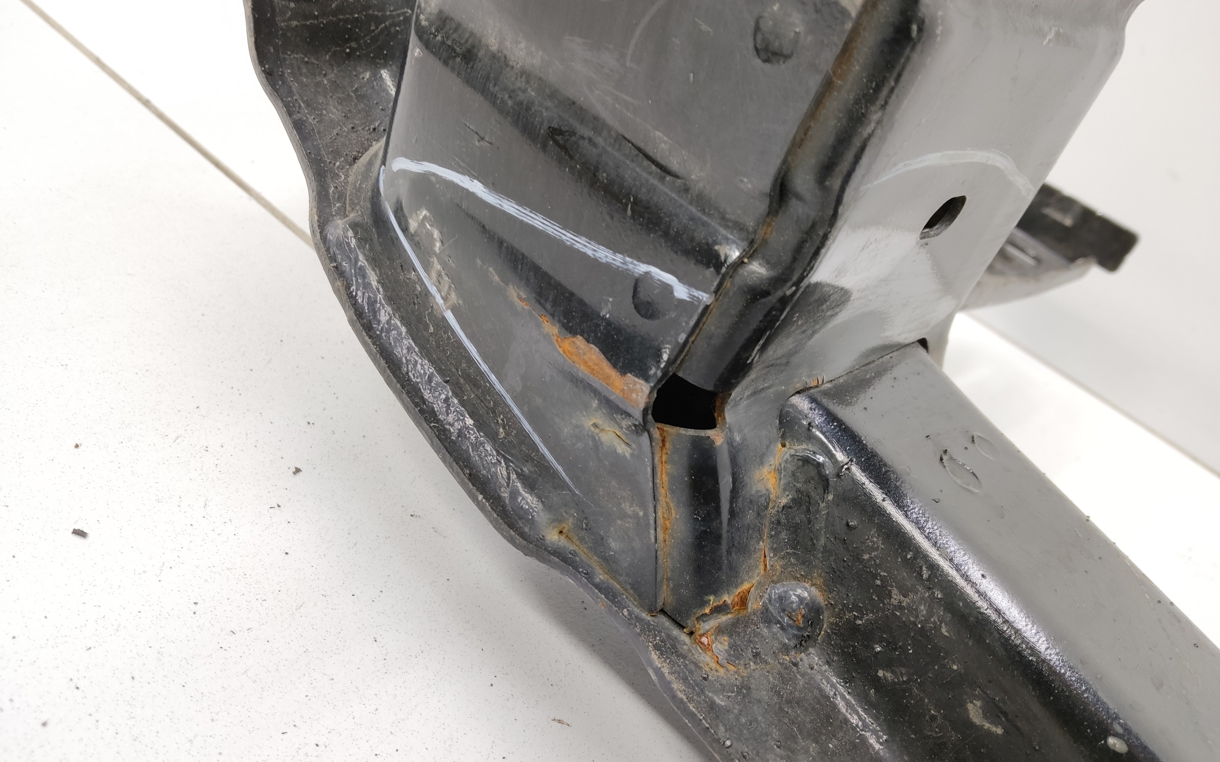 Усилитель переднего бампера Volkswagen Tiguan 2