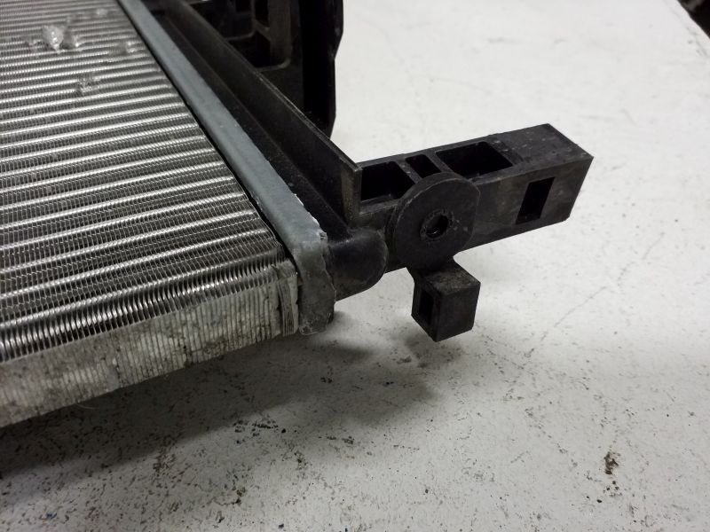 Радиатор охлаждения двигателя Renault Logan 2