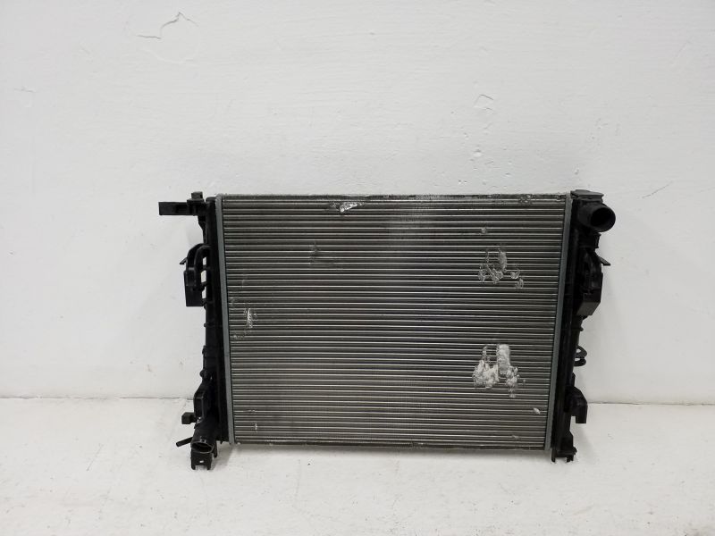 Радиатор охлаждения двигателя Renault Logan 2