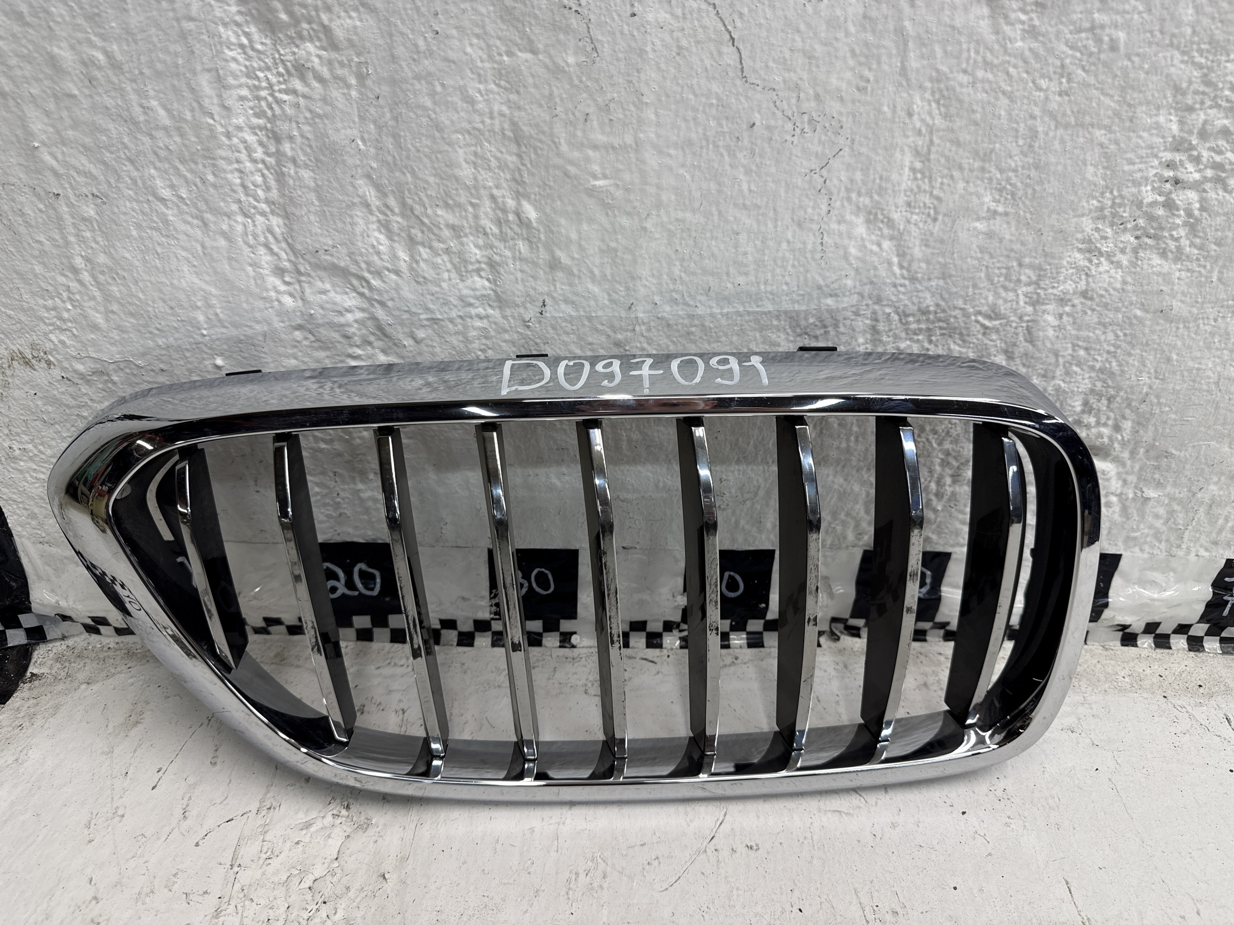 Решетка радиатора правая BMW 6er G32