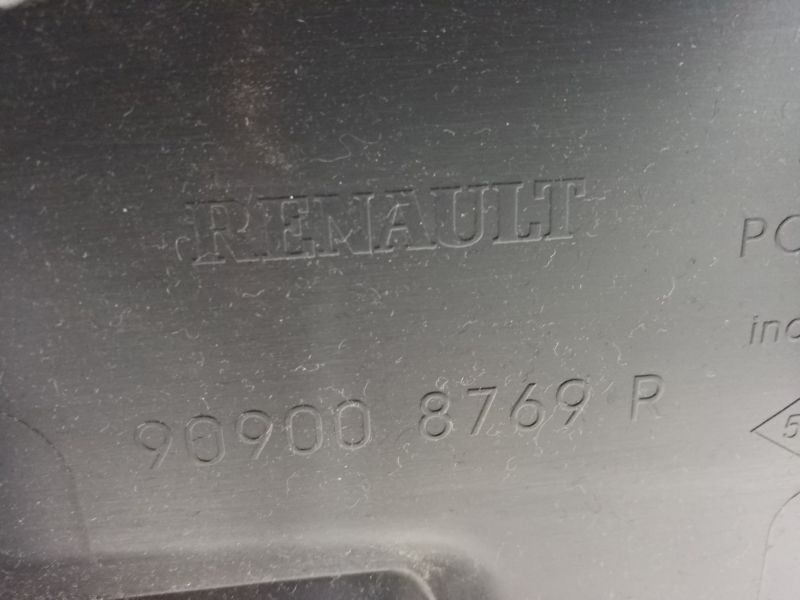 Обшивка крышки багажника Renault Duster