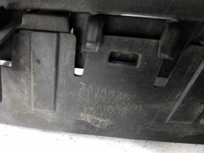Решётка радиатора правая " черная " BMW X5 F15 М-пакет