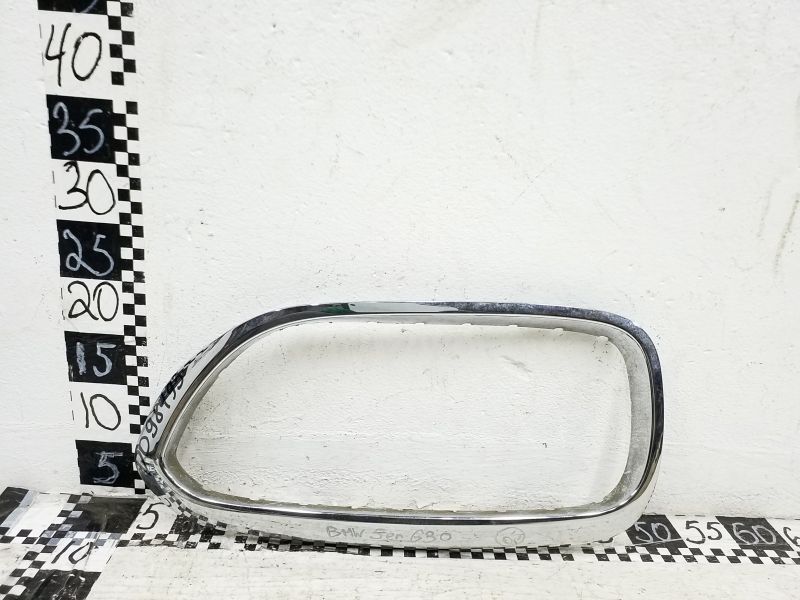 Накладка &laquo;хром&raquo; решётки радиатора левой BMW 5er G30