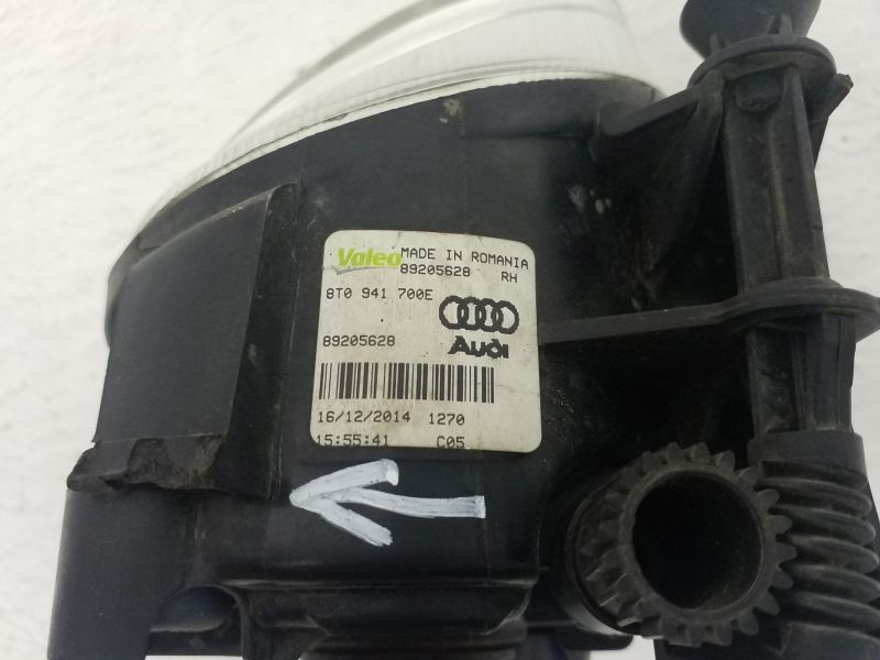 Фара ПТФ передняя правая Audi Q3 8U