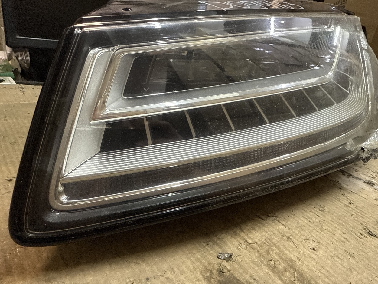 Фара передняя левая Audi A8 D4 Restail LED
