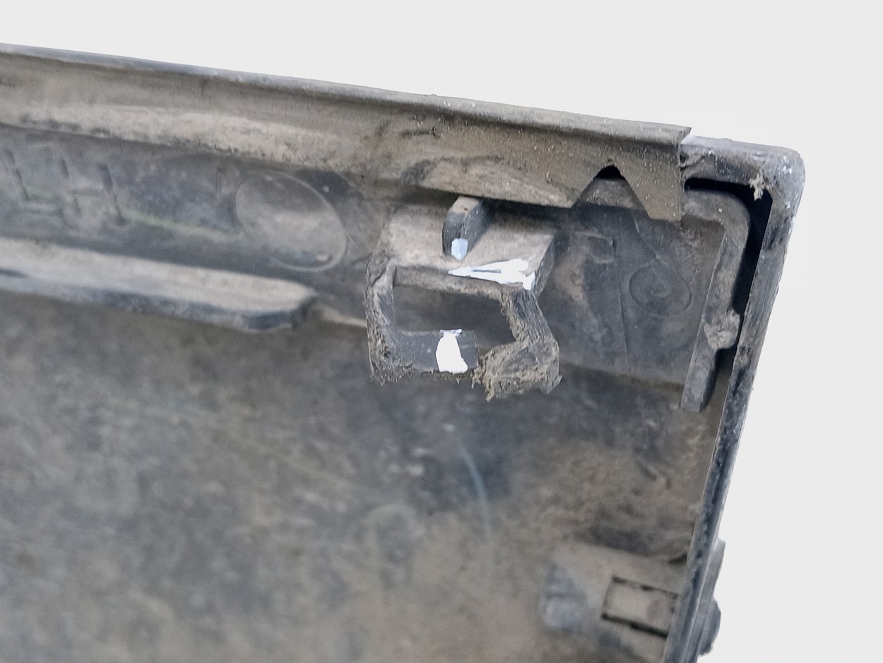 Накладка заднего бампера Toyota Land Cruiser 200 Restail 2 Executive