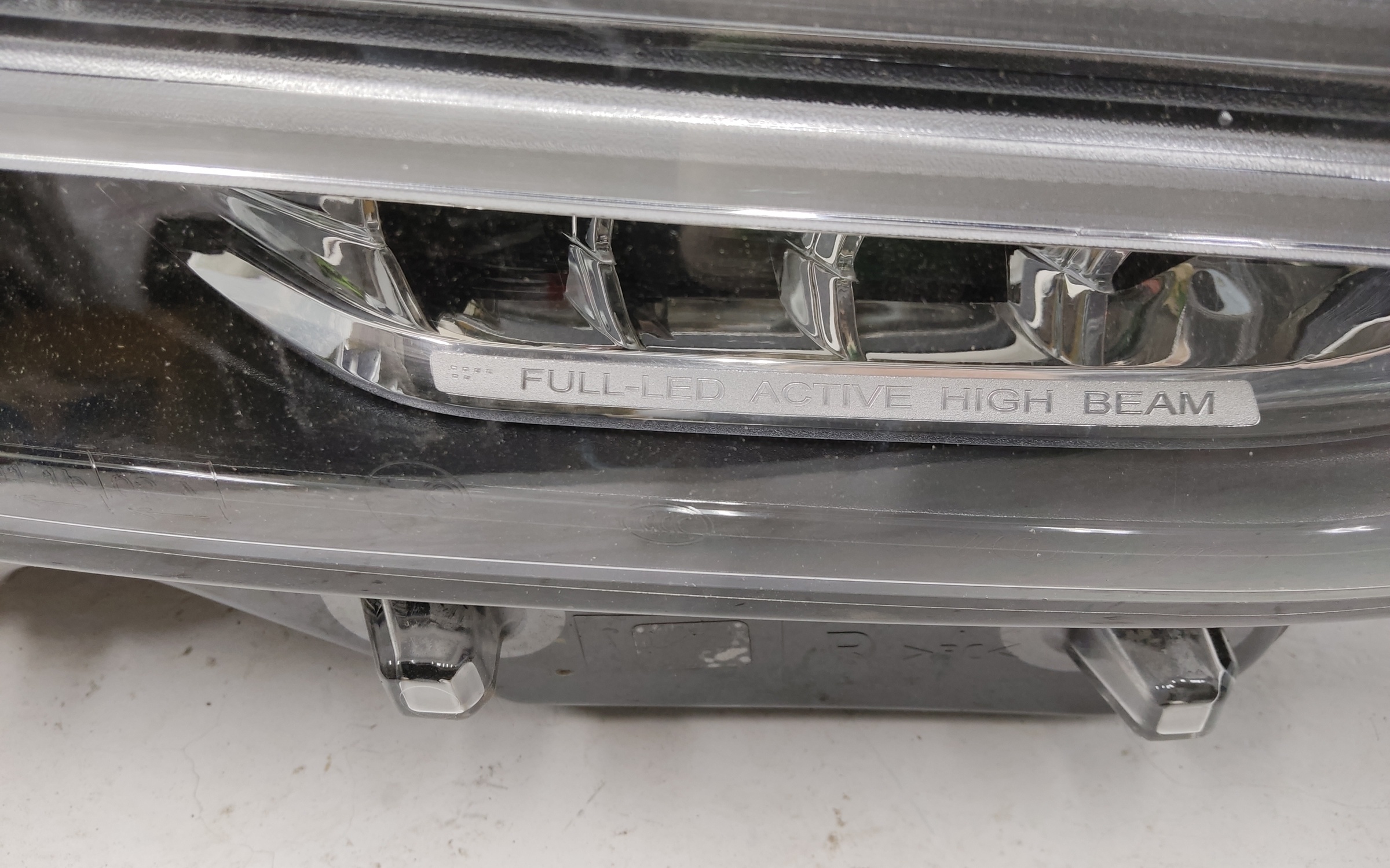 Фара передняя правая Volvo S90 2 LED