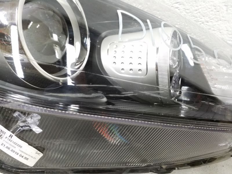 Фара передняя правая Kia Sportage 4 галоген LED