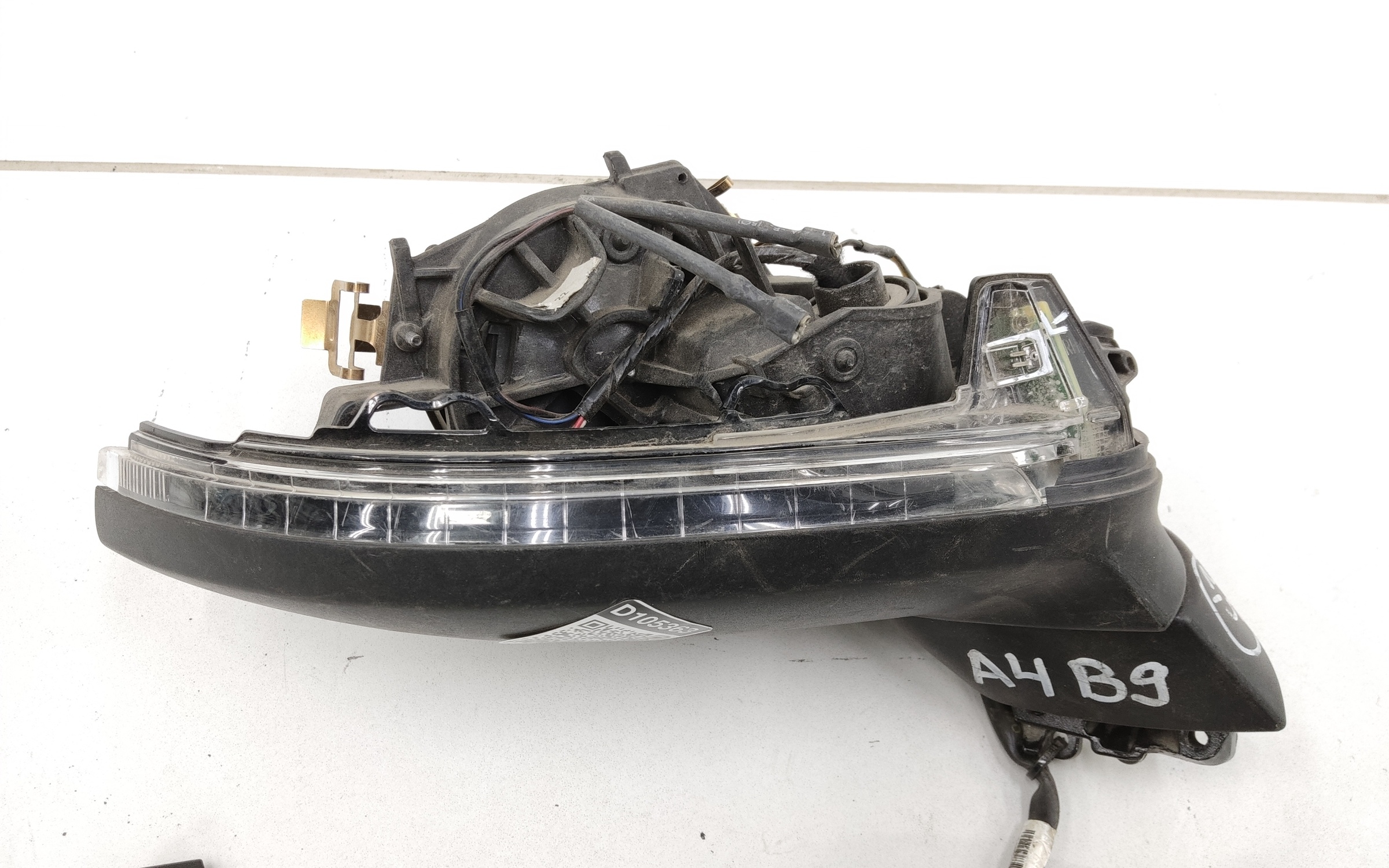 Зеркало заднего вида наружное правое Audi A4 B9 6 контактов