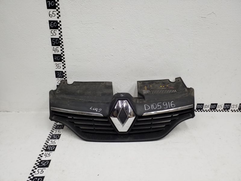 Решетка радиатора Renault Logan 2