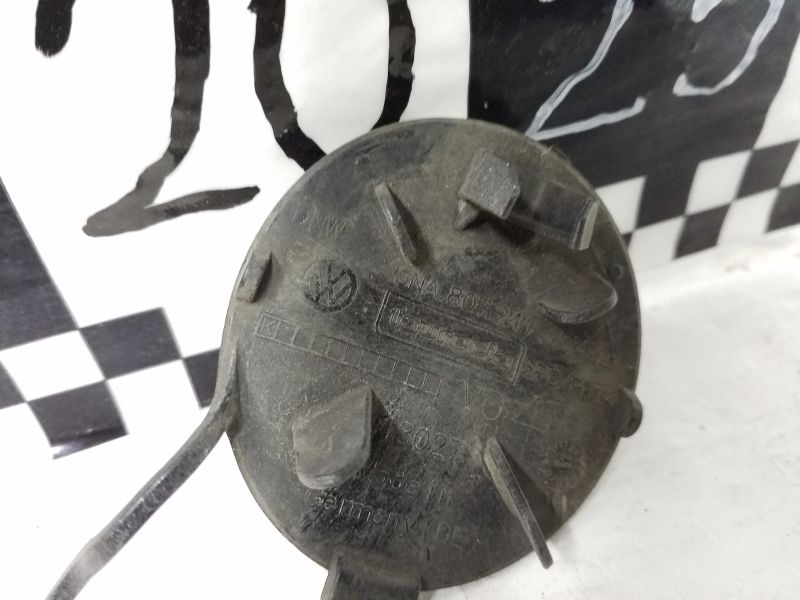 Заглушка буксировочного крюка переднего бампера Volkswagen Tiguan 2