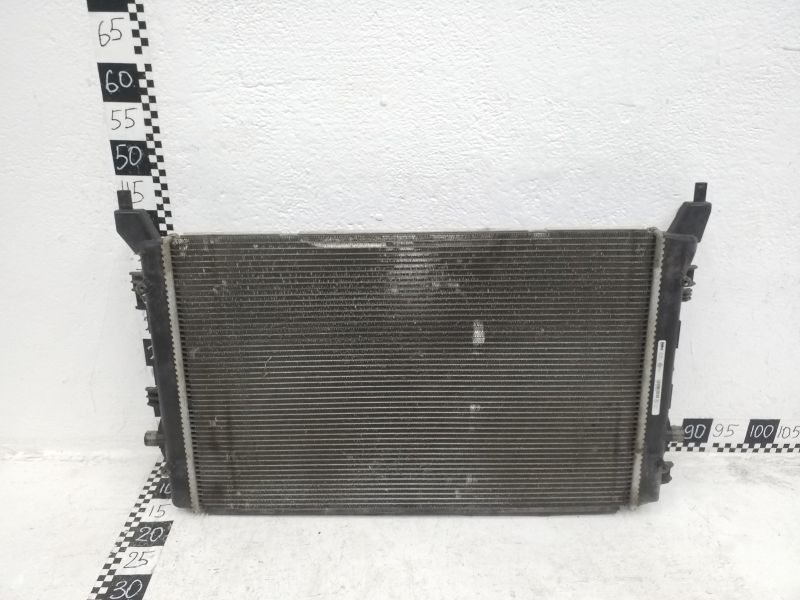 Радиатор охлаждения двигателя Volkswagen Tiguan M/T