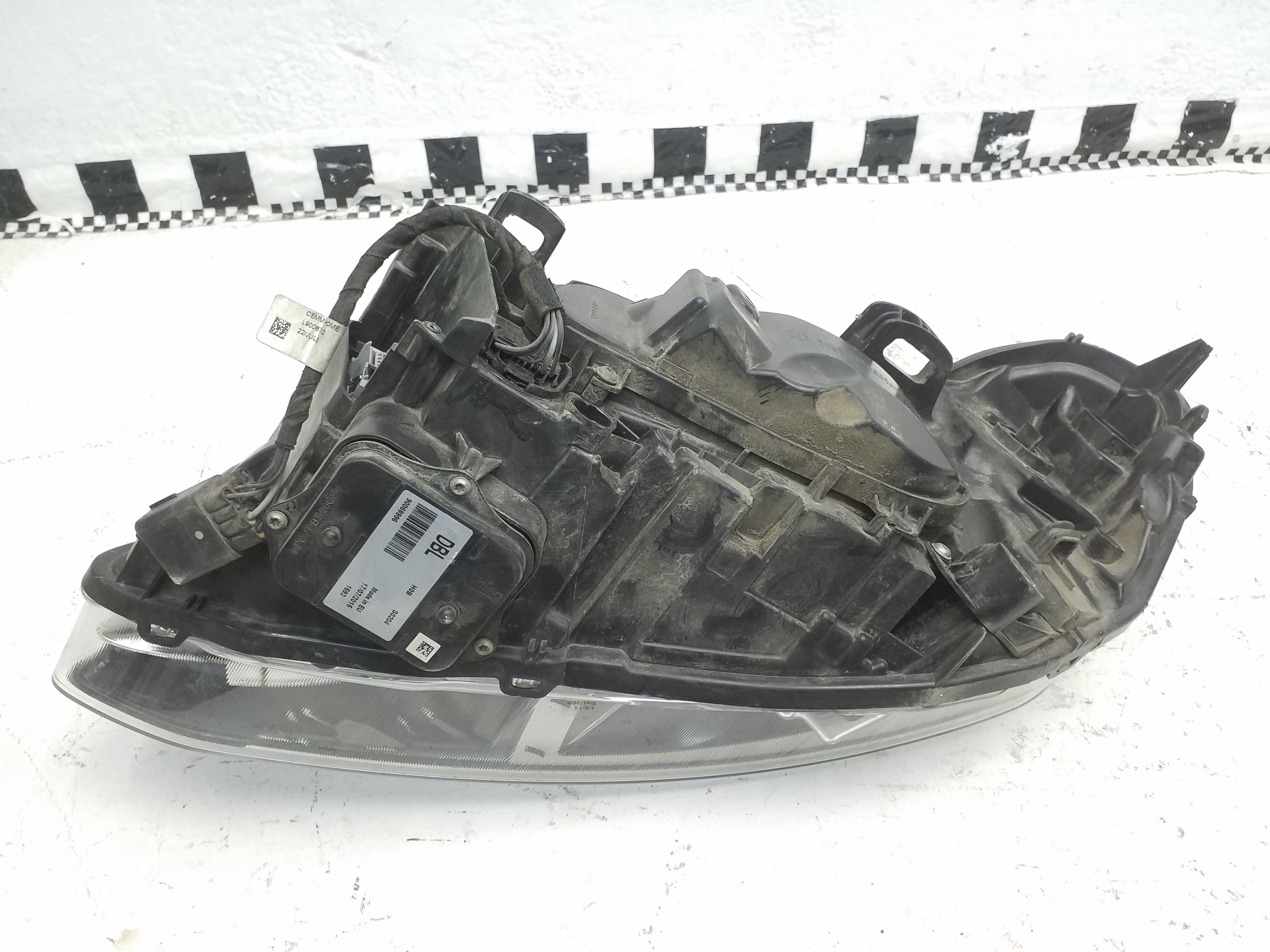 Фара передняя правая Volvo XC60 1 Restail ксенон адаптив