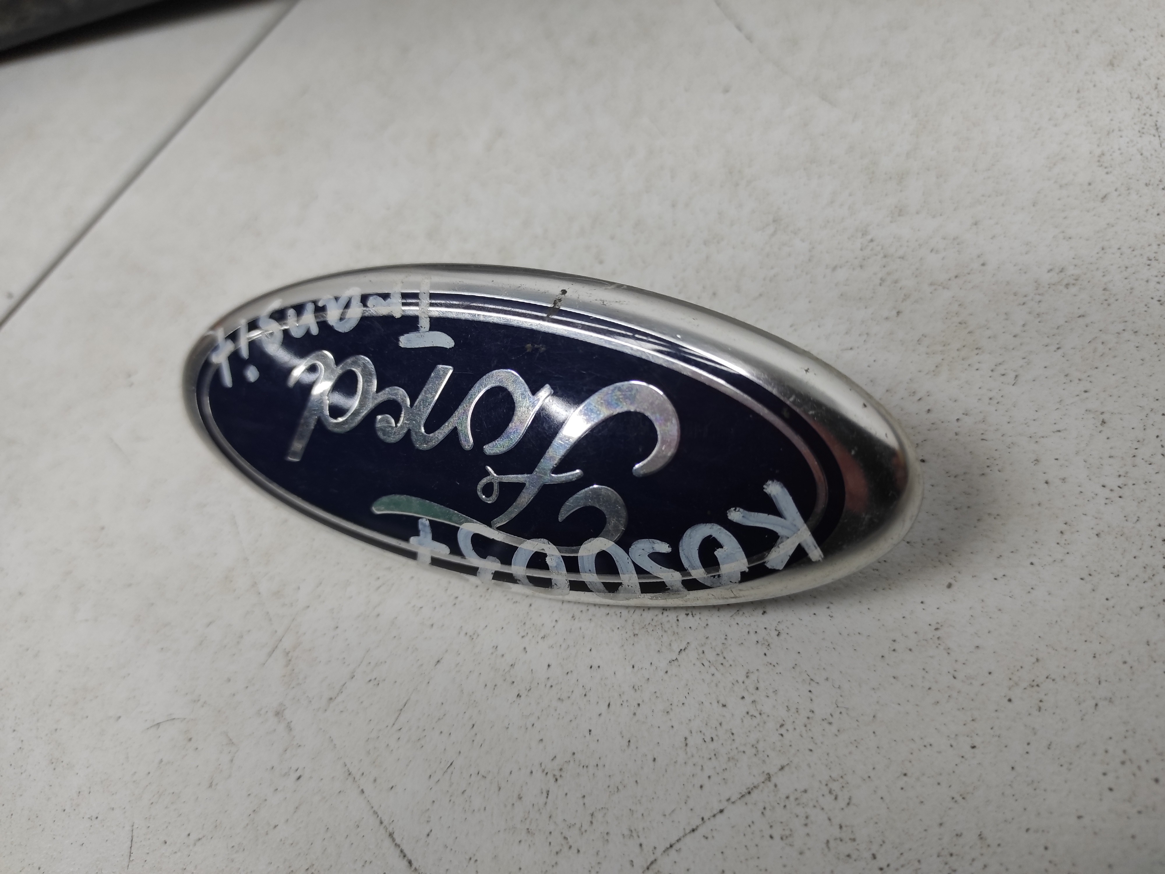 Эмблема крышки багажника Ford Transit
