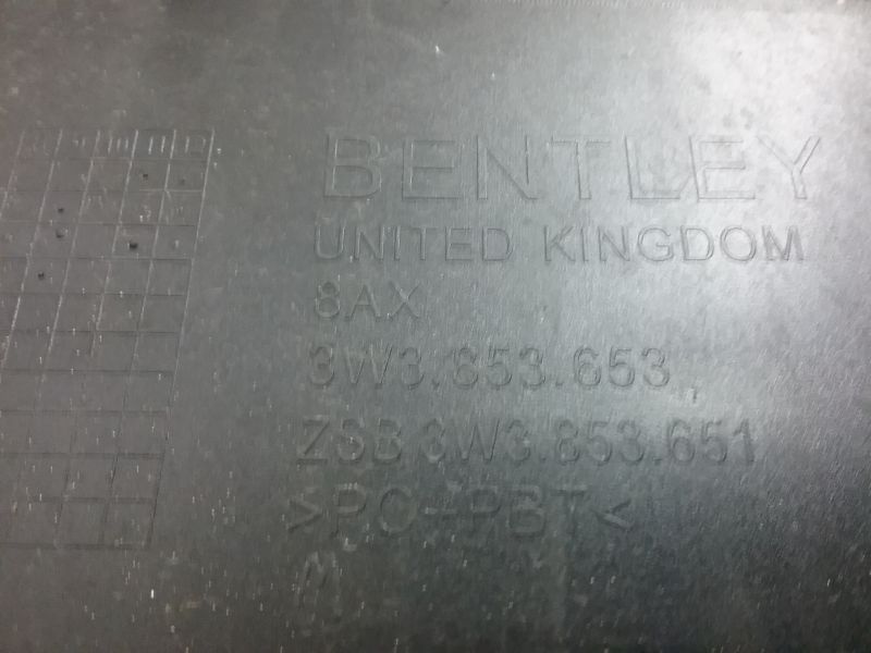 Накладка решетки радиатора Bentley Continental GT 2
