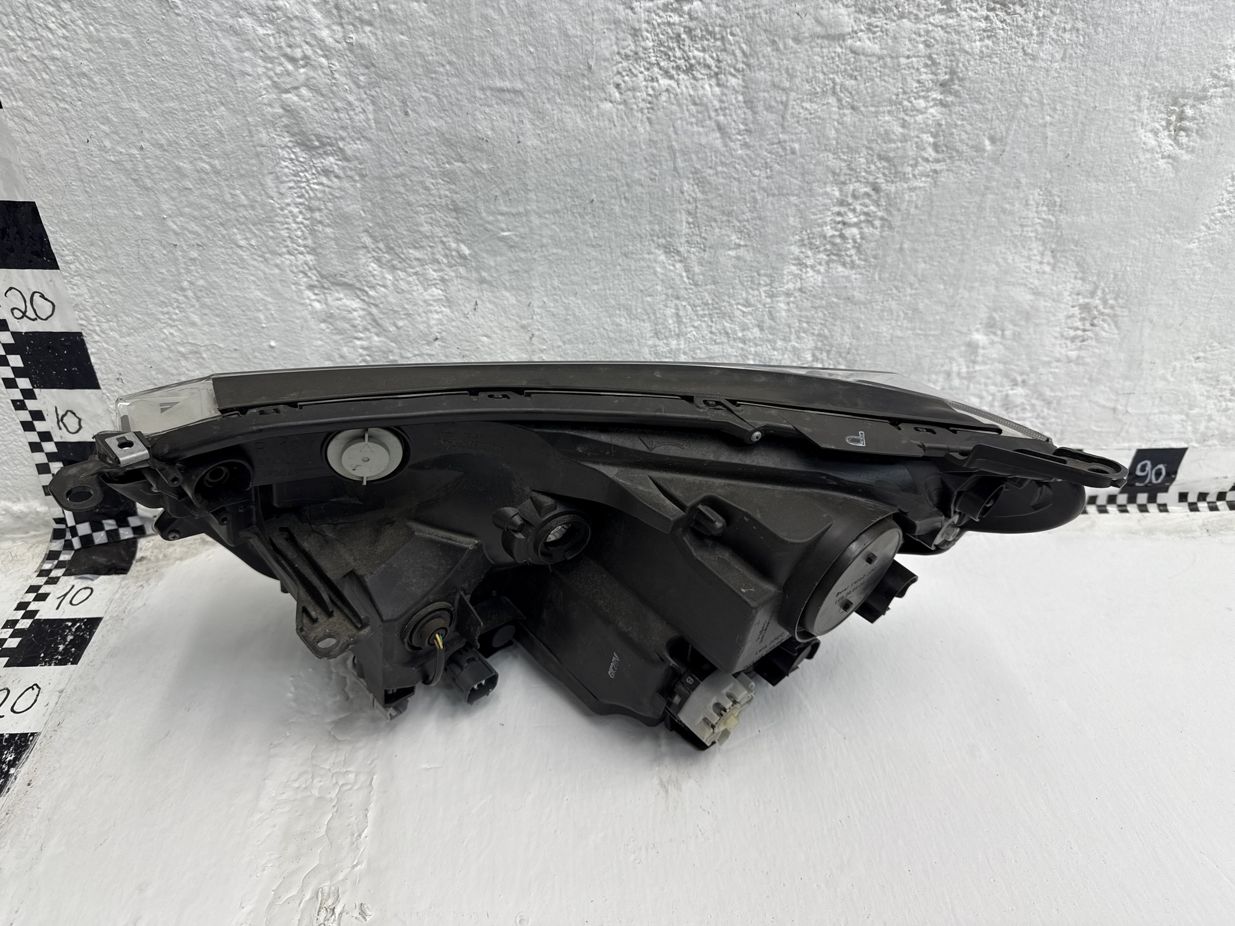 Фара передняя правая Toyota RAV4 CA40 Restail LED